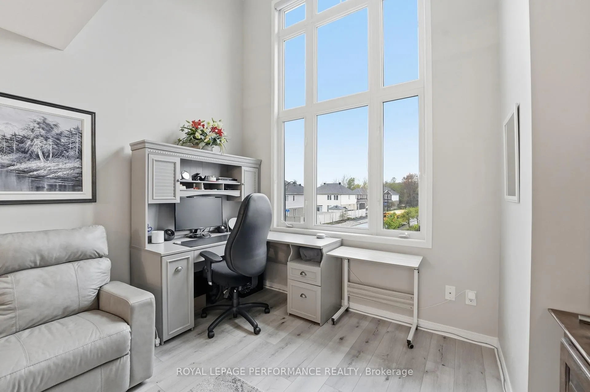 Photo 10 of 302 Galston, Ottawa, Mer Bleue/Bradley Estates/Anderson Park — HOMEH
