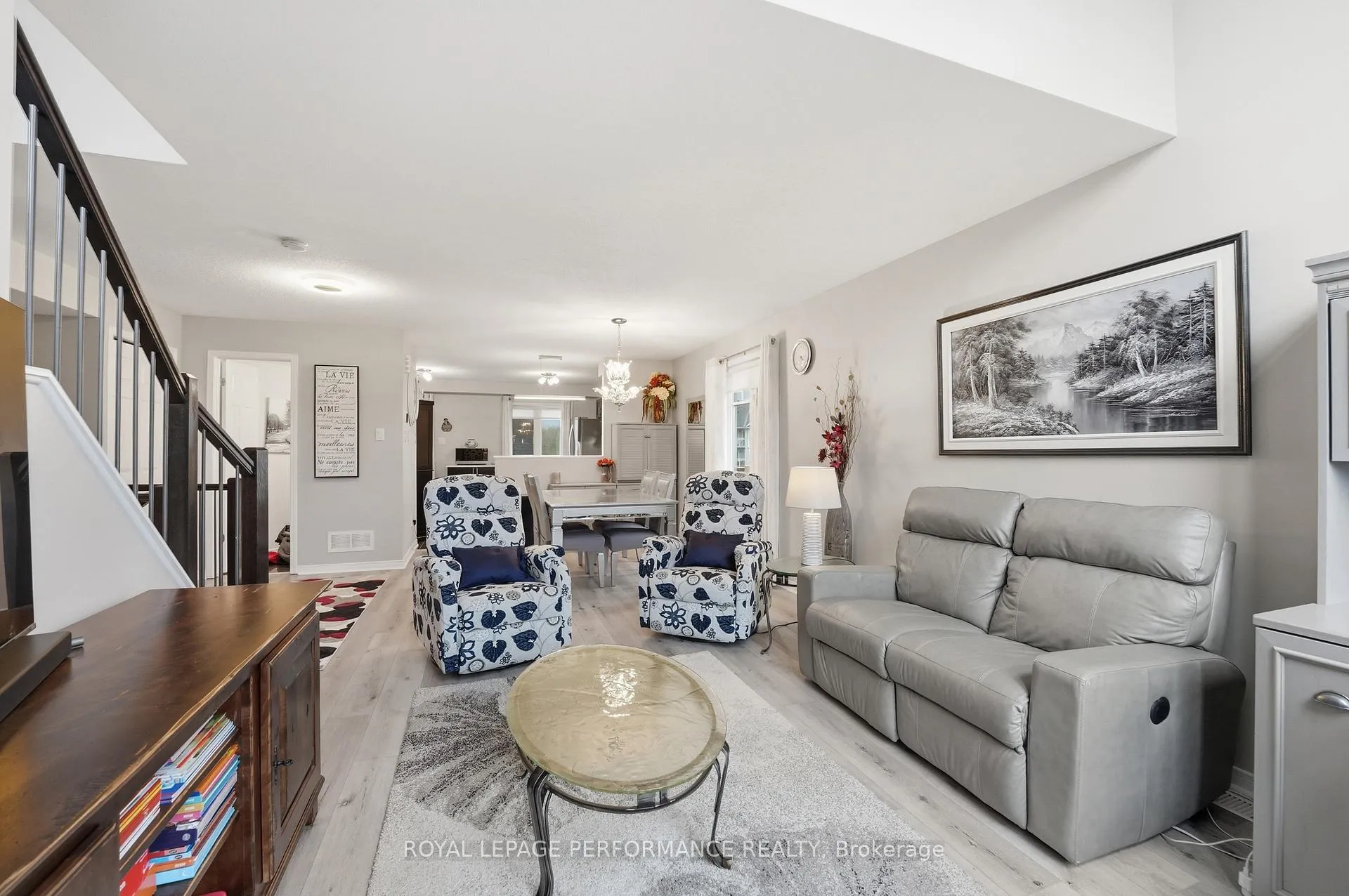 Photo 11 of 302 Galston, Ottawa, Mer Bleue/Bradley Estates/Anderson Park — HOMEH