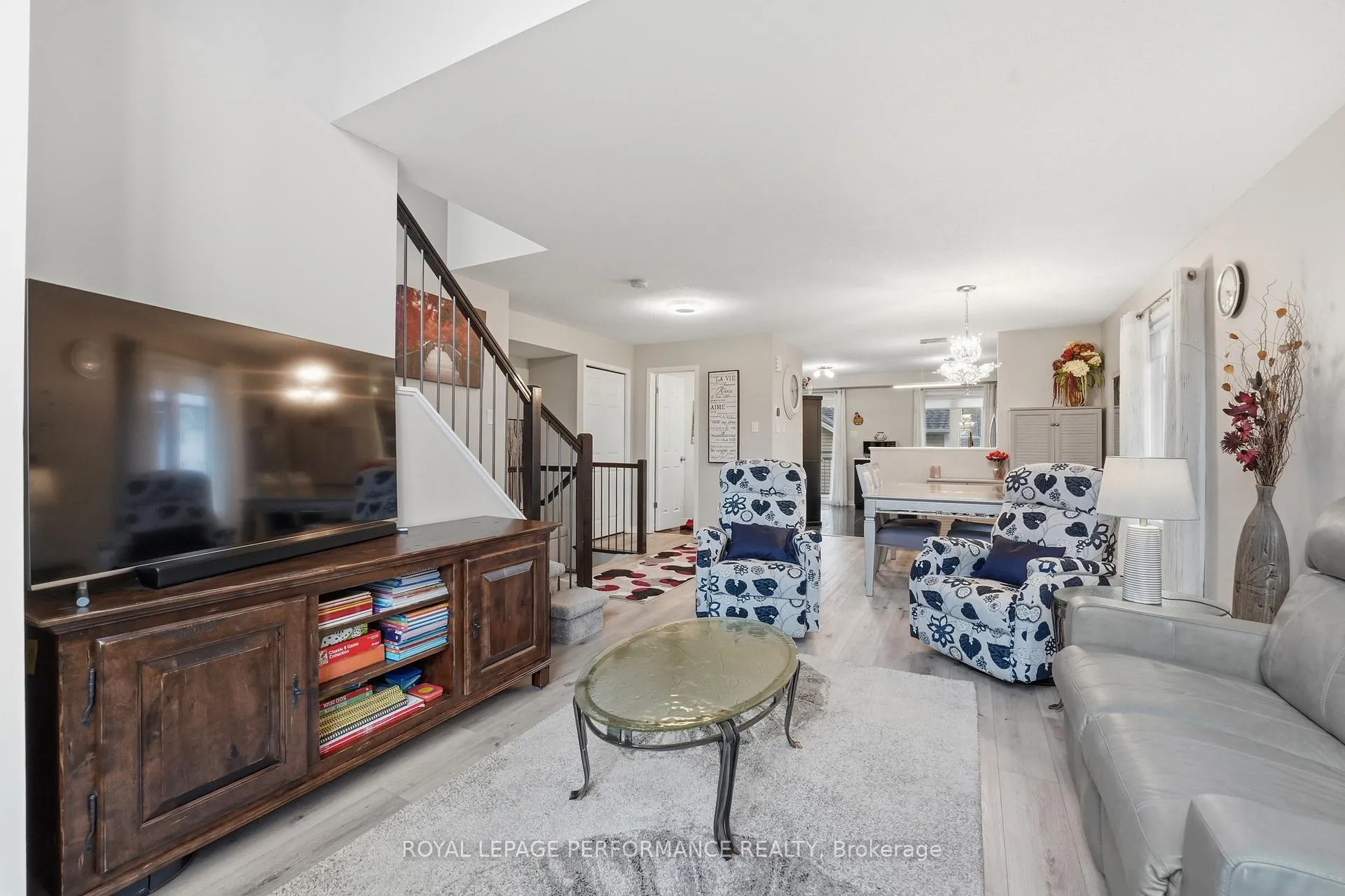 Photo 12 of 302 Galston, Ottawa, Mer Bleue/Bradley Estates/Anderson Park — HOMEH