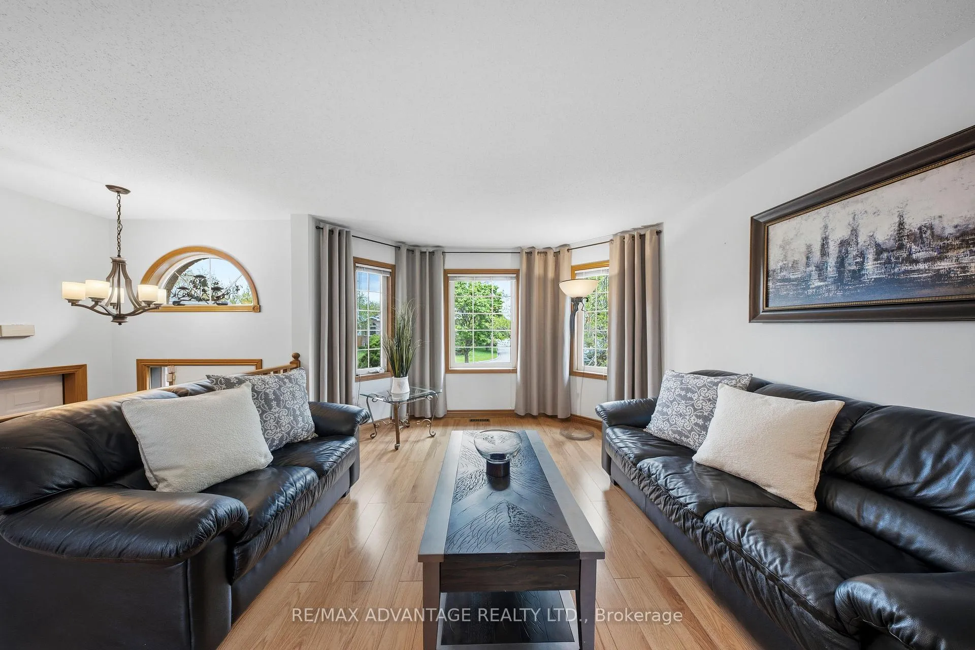Photo 9 of 1978 Fuller Crescent, Windsor — HOMEH