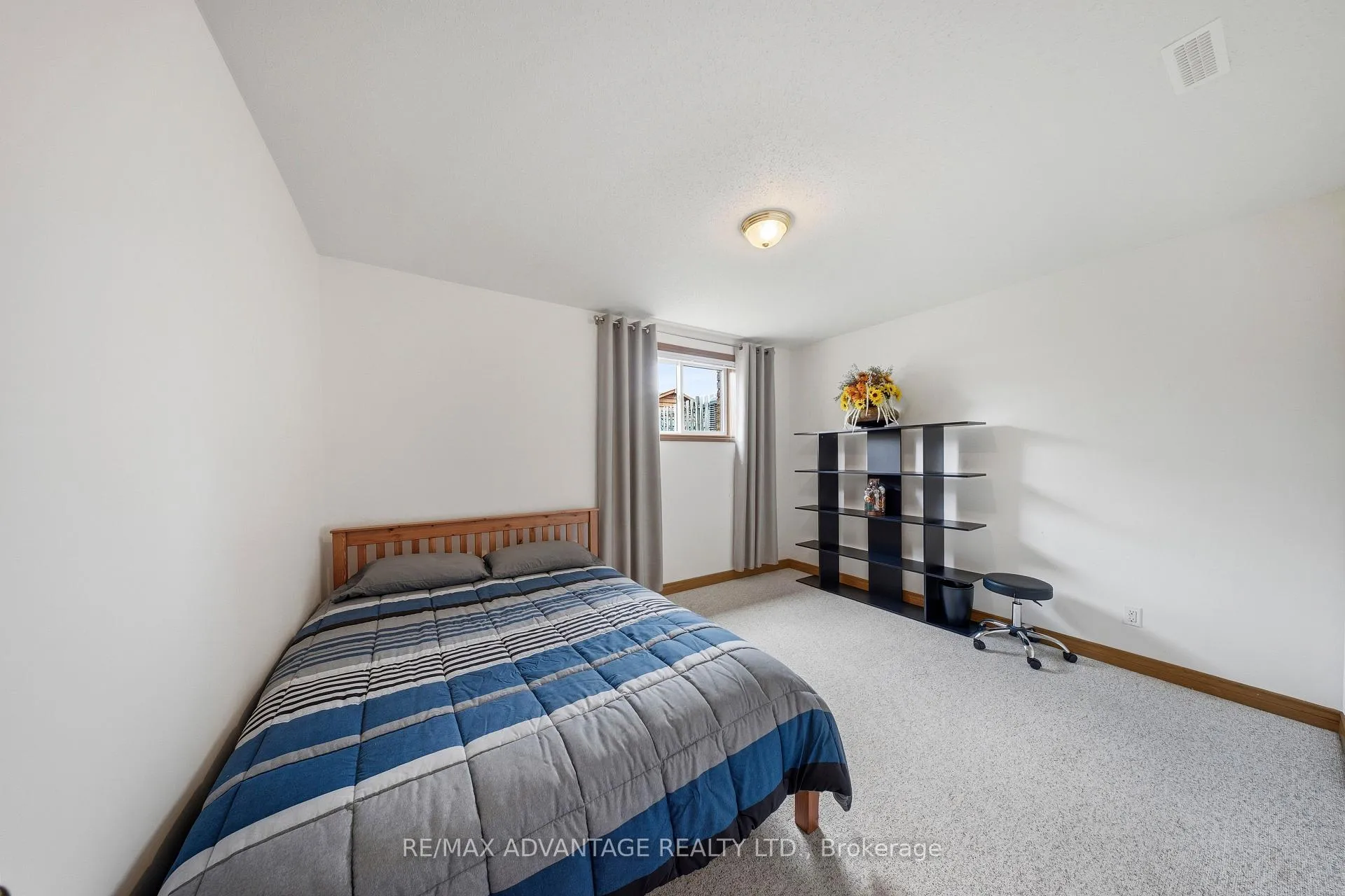 Photo 34 of 1978 Fuller Crescent, Windsor — HOMEH