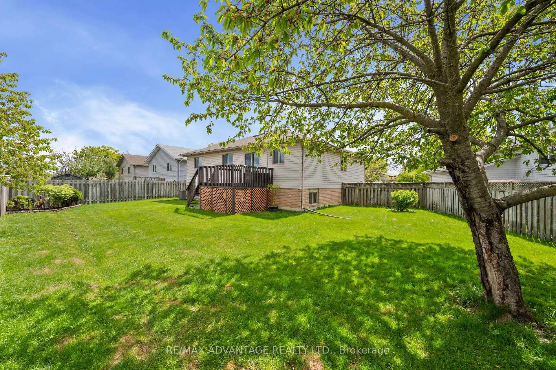 Photo 40 of 1978 Fuller Crescent, Windsor — HOMEH
