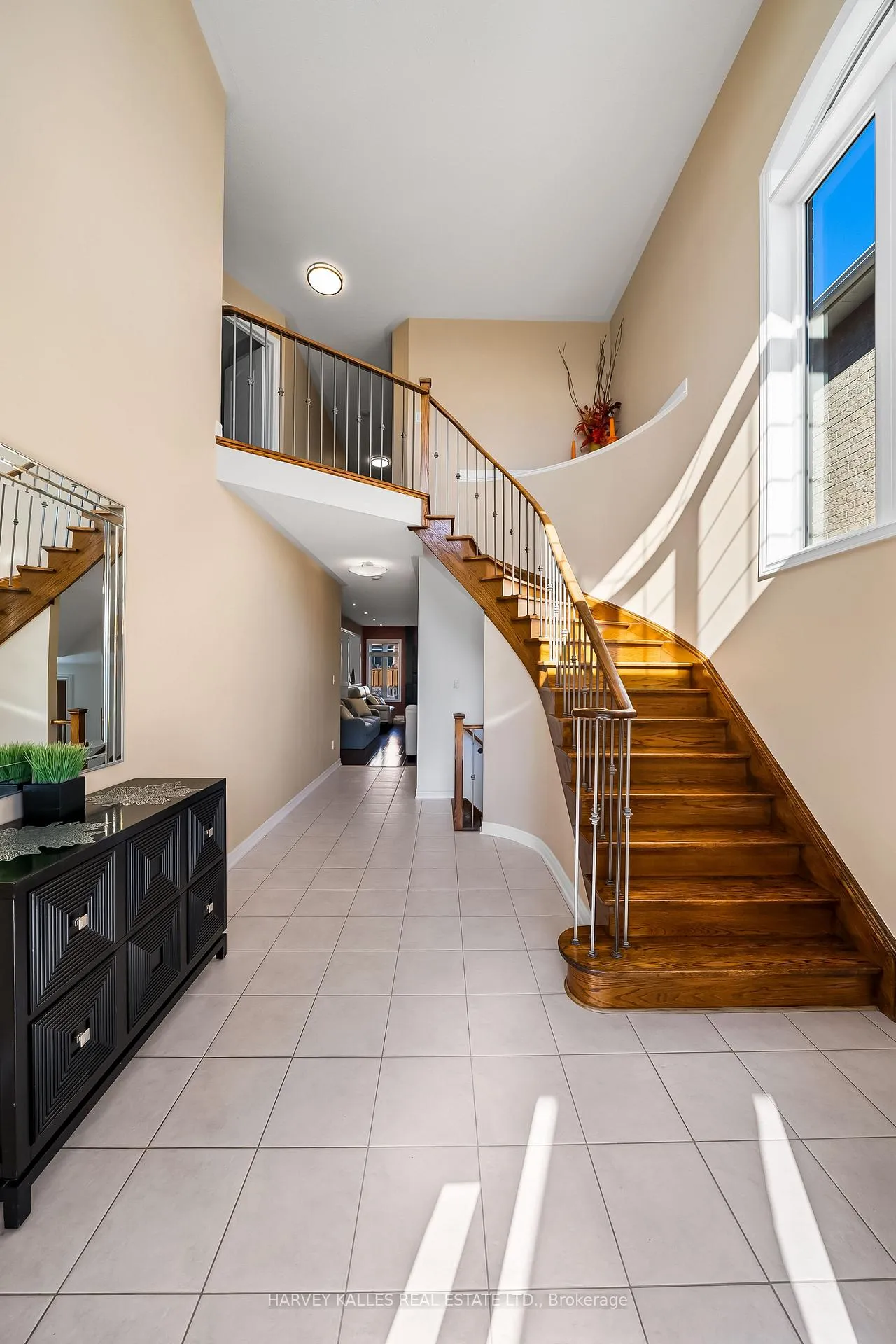 Photo 5 of 36 Boundbrook Drive, Brampton, Northwest Sandalwood Parkway — HOMEH