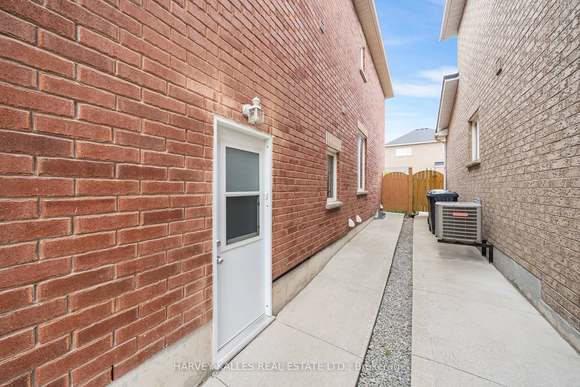 Photo 46 of 36 Boundbrook Drive, Brampton, Northwest Sandalwood Parkway — HOMEH
