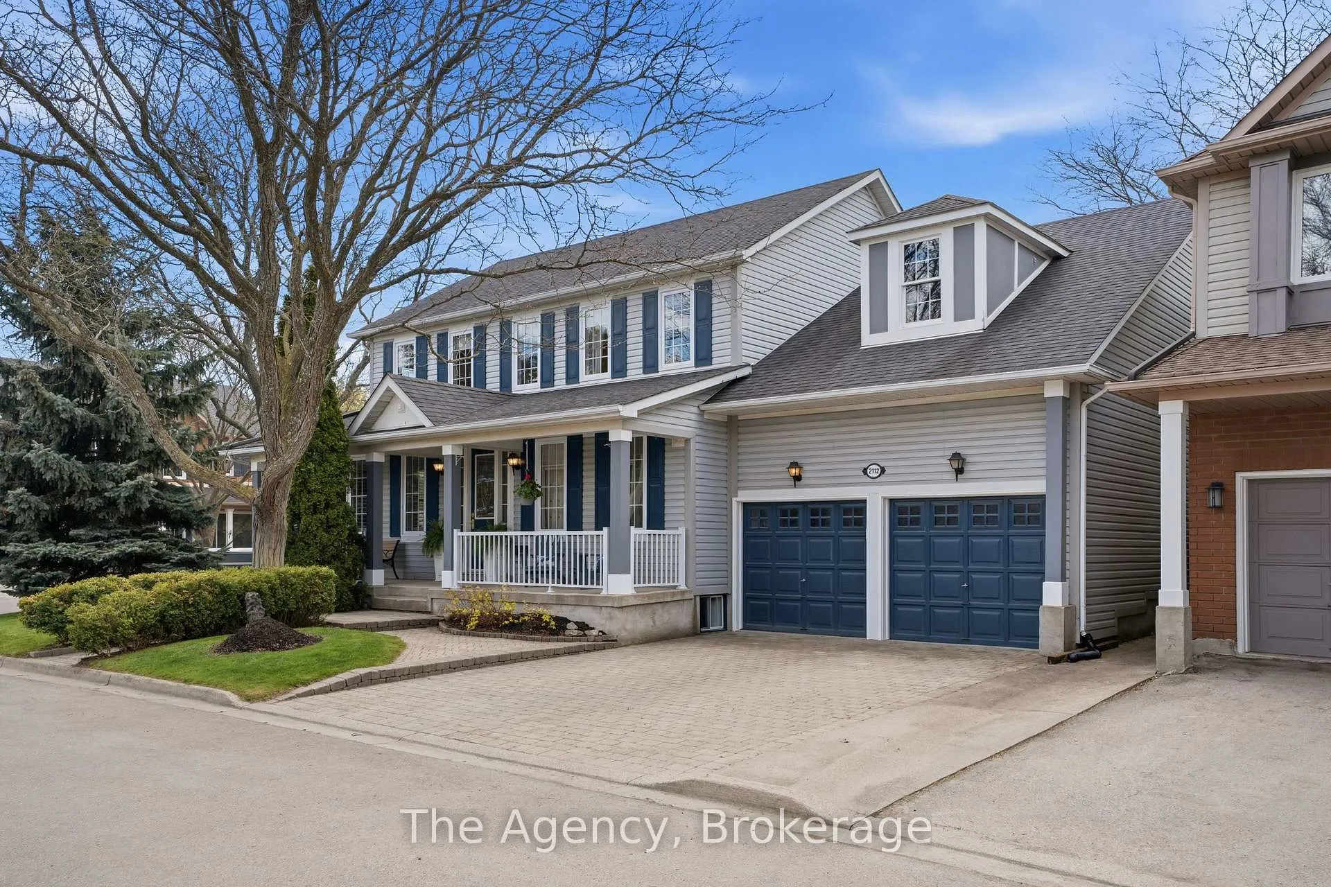 Photo 4 of 2112 Novis Way, Burlington, Orchard — HOMEH