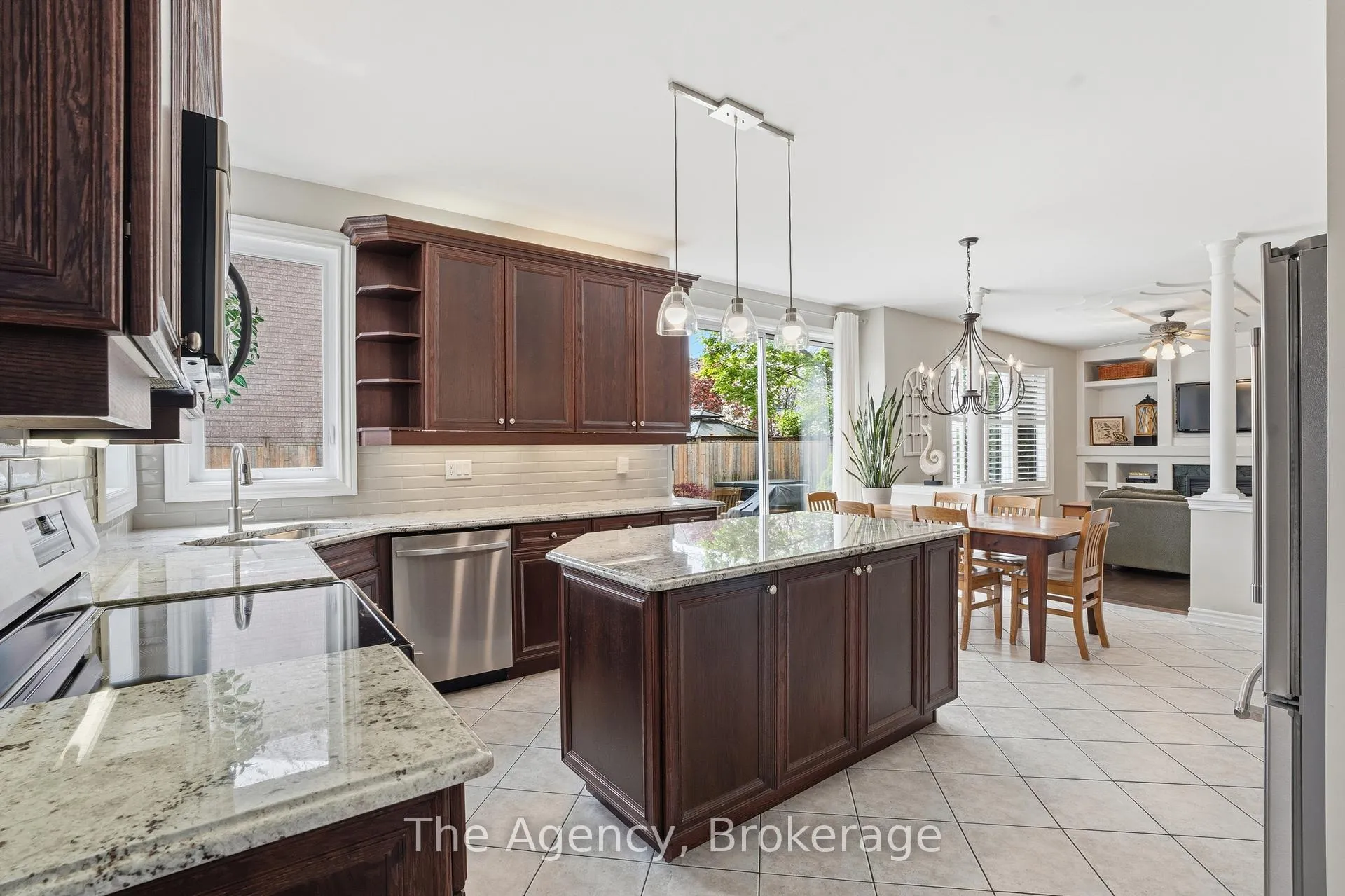 Photo 15 of 2112 Novis Way, Burlington, Orchard — HOMEH