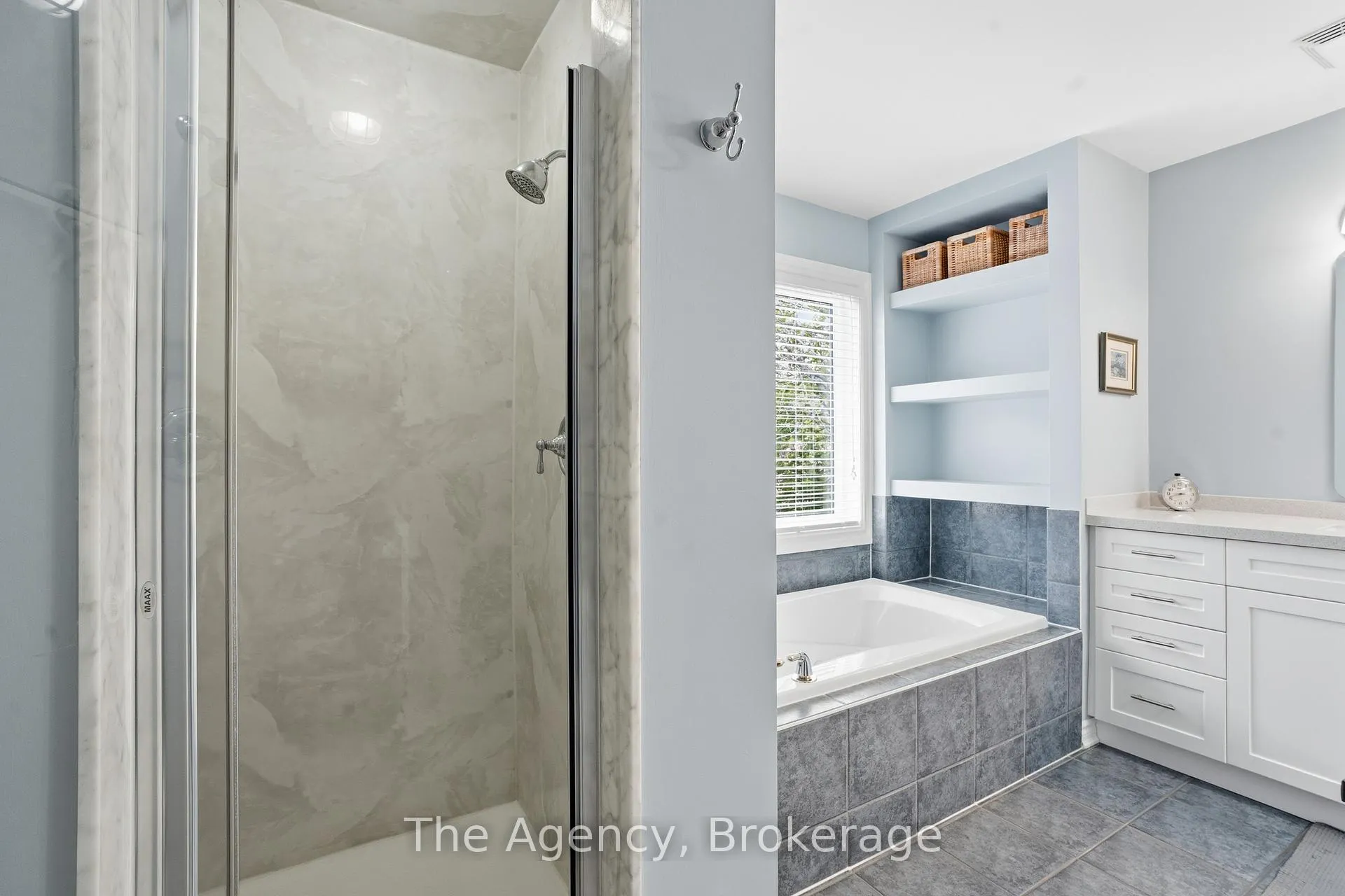 Photo 24 of 2112 Novis Way, Burlington, Orchard — HOMEH