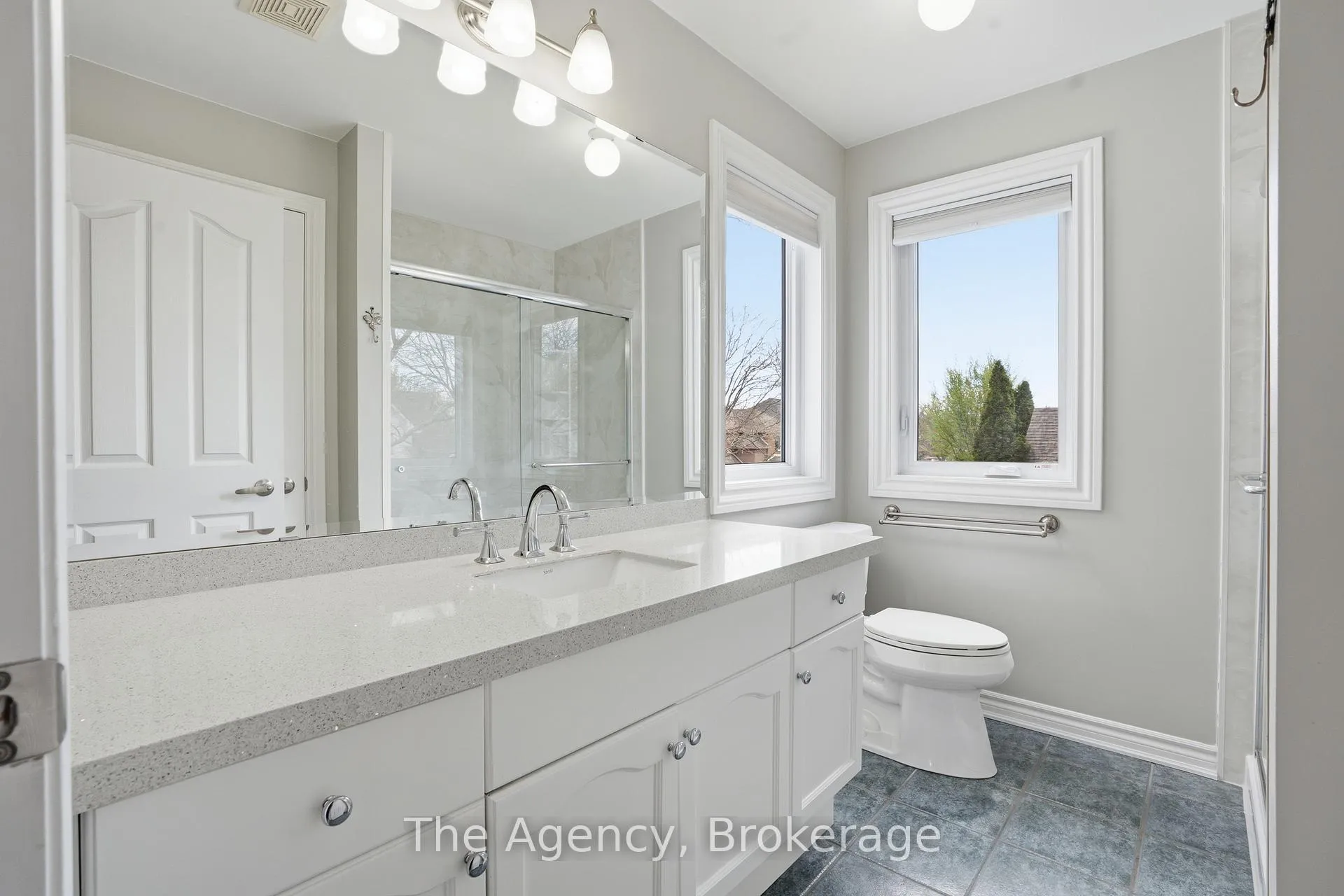Photo 27 of 2112 Novis Way, Burlington, Orchard — HOMEH