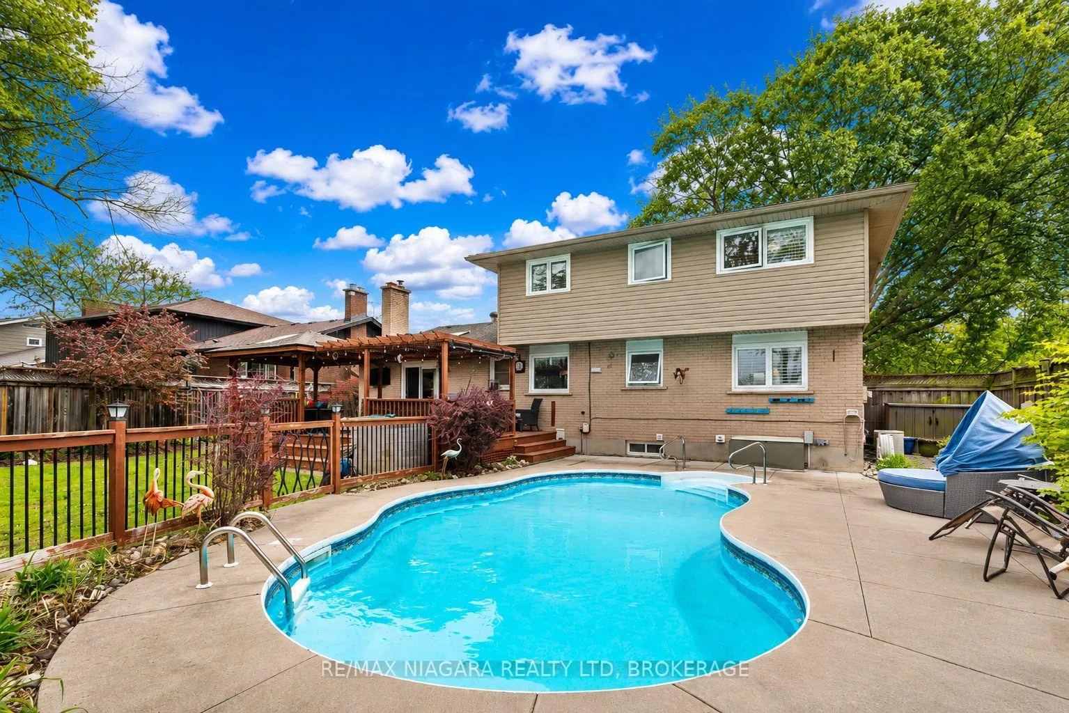 Photo 5 of 67 Dalewood Drive, Kitchener — HOMEH