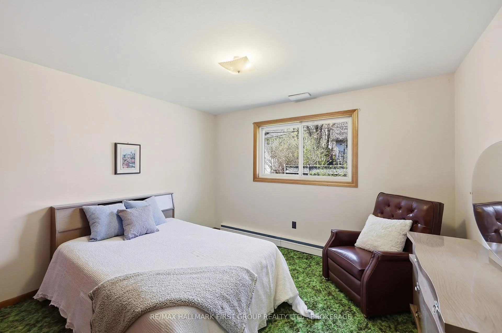 Photo 21 of 71 Morenz Crescent, Kingston, Rideau — HOMEH