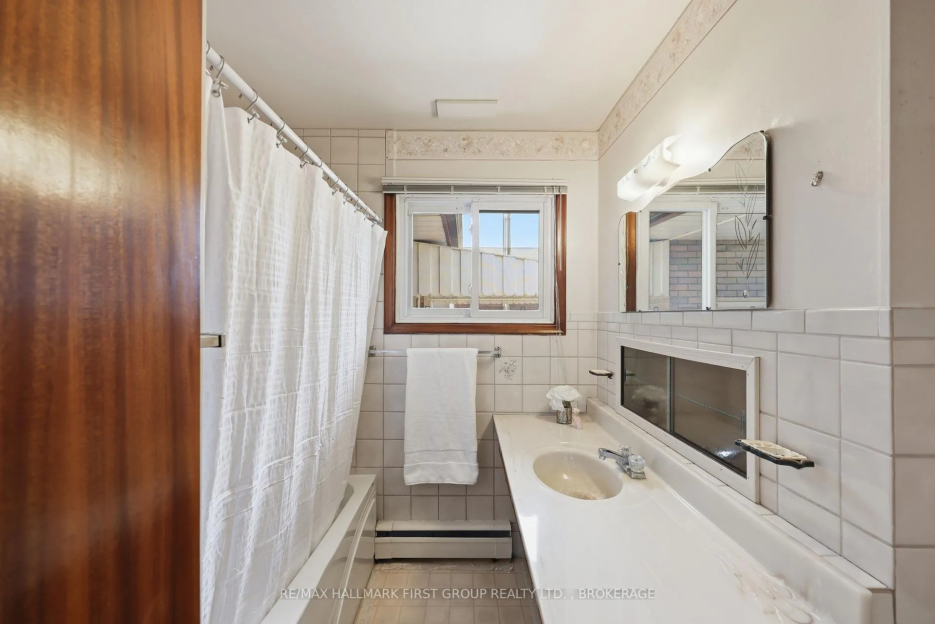 Photo 25 of 71 Morenz Crescent, Kingston, Rideau — HOMEH