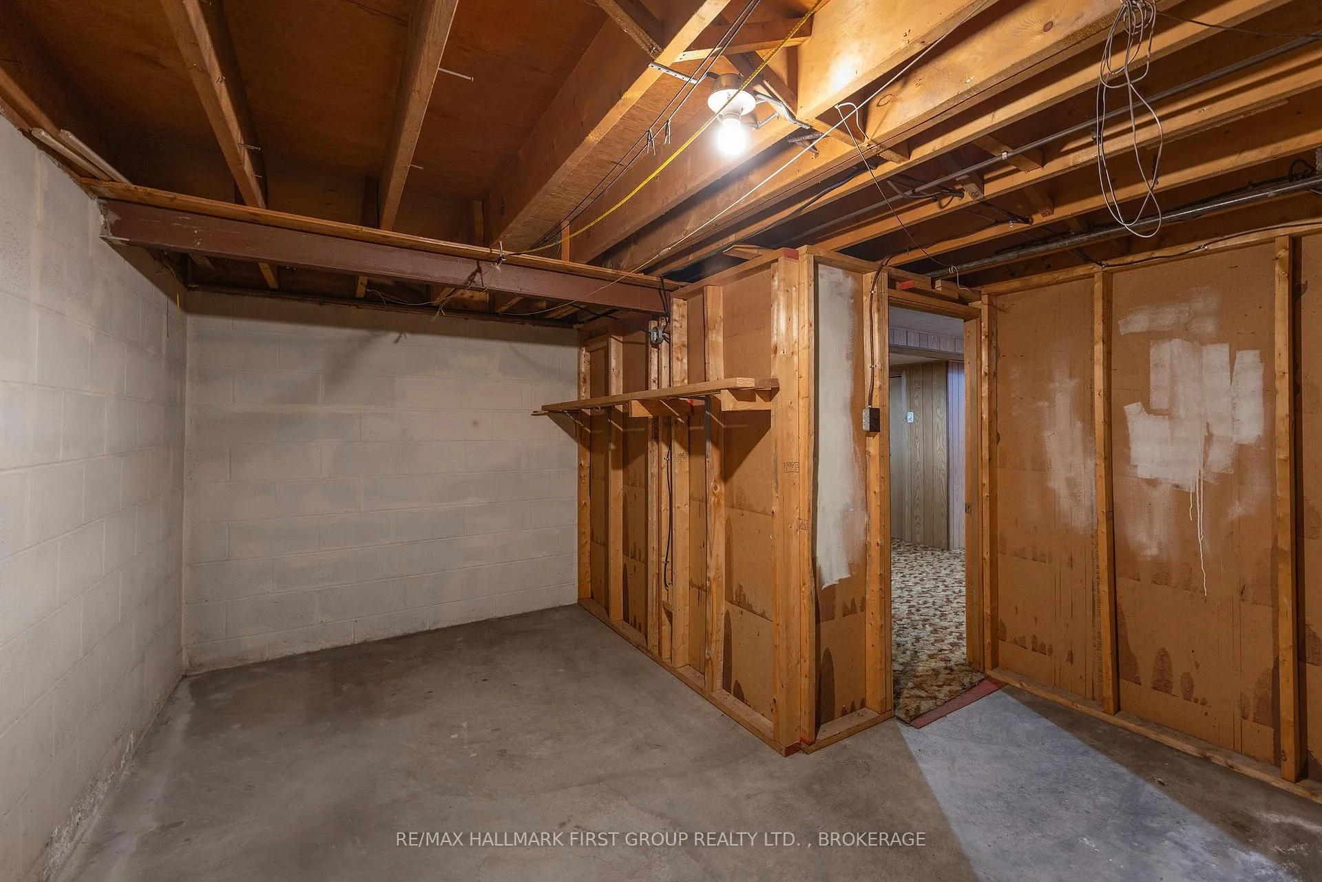 Photo 35 of 71 Morenz Crescent, Kingston, Rideau — HOMEH