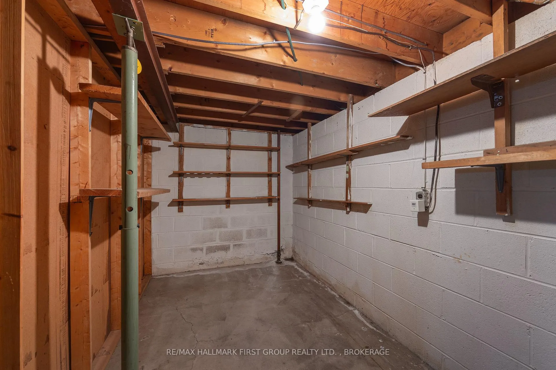 Photo 37 of 71 Morenz Crescent, Kingston, Rideau — HOMEH