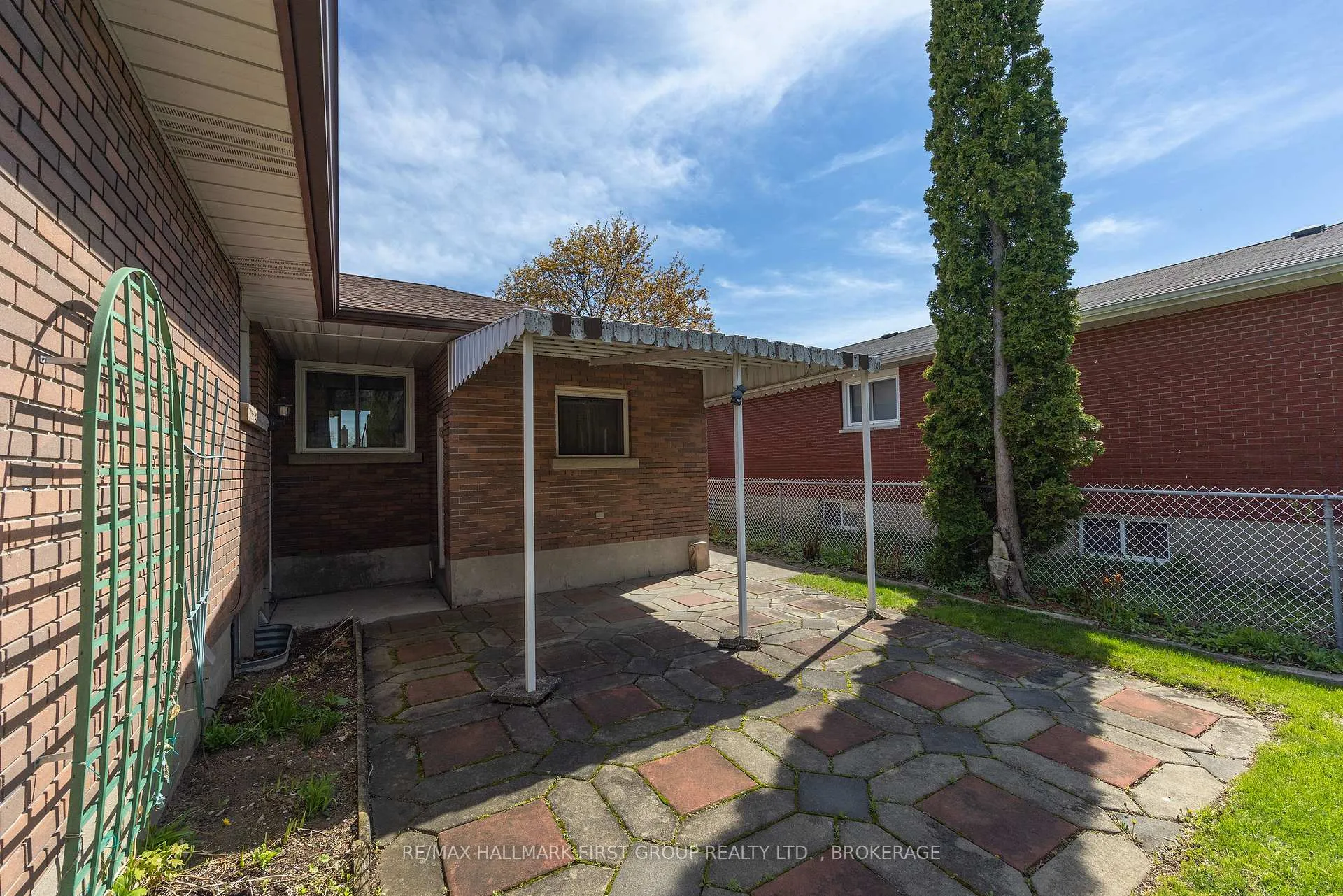 Photo 41 of 71 Morenz Crescent, Kingston, Rideau — HOMEH