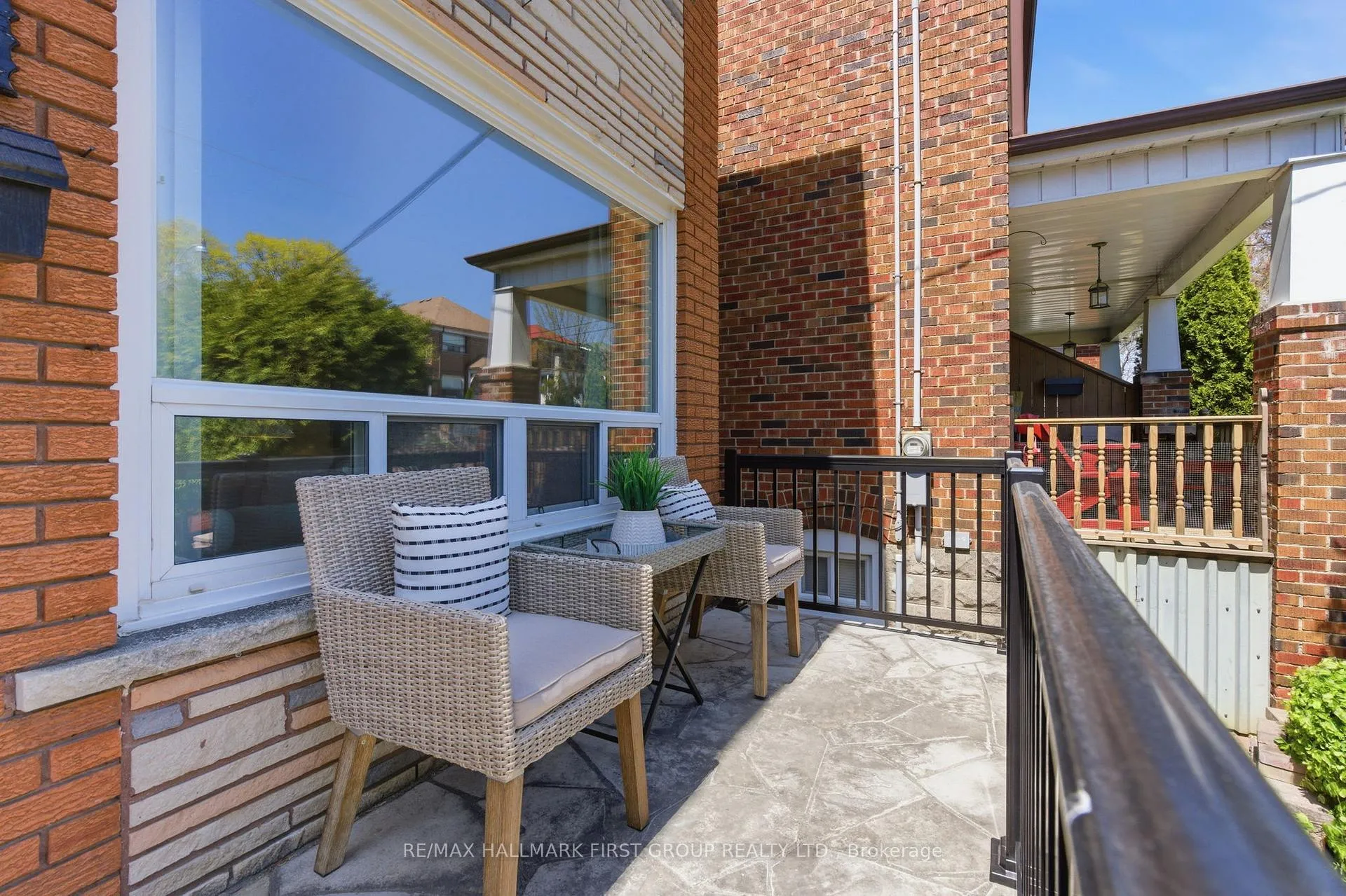 Photo 3 of 152 Mcroberts Avenue, Toronto, Corso Italia-Davenport — HOMEH