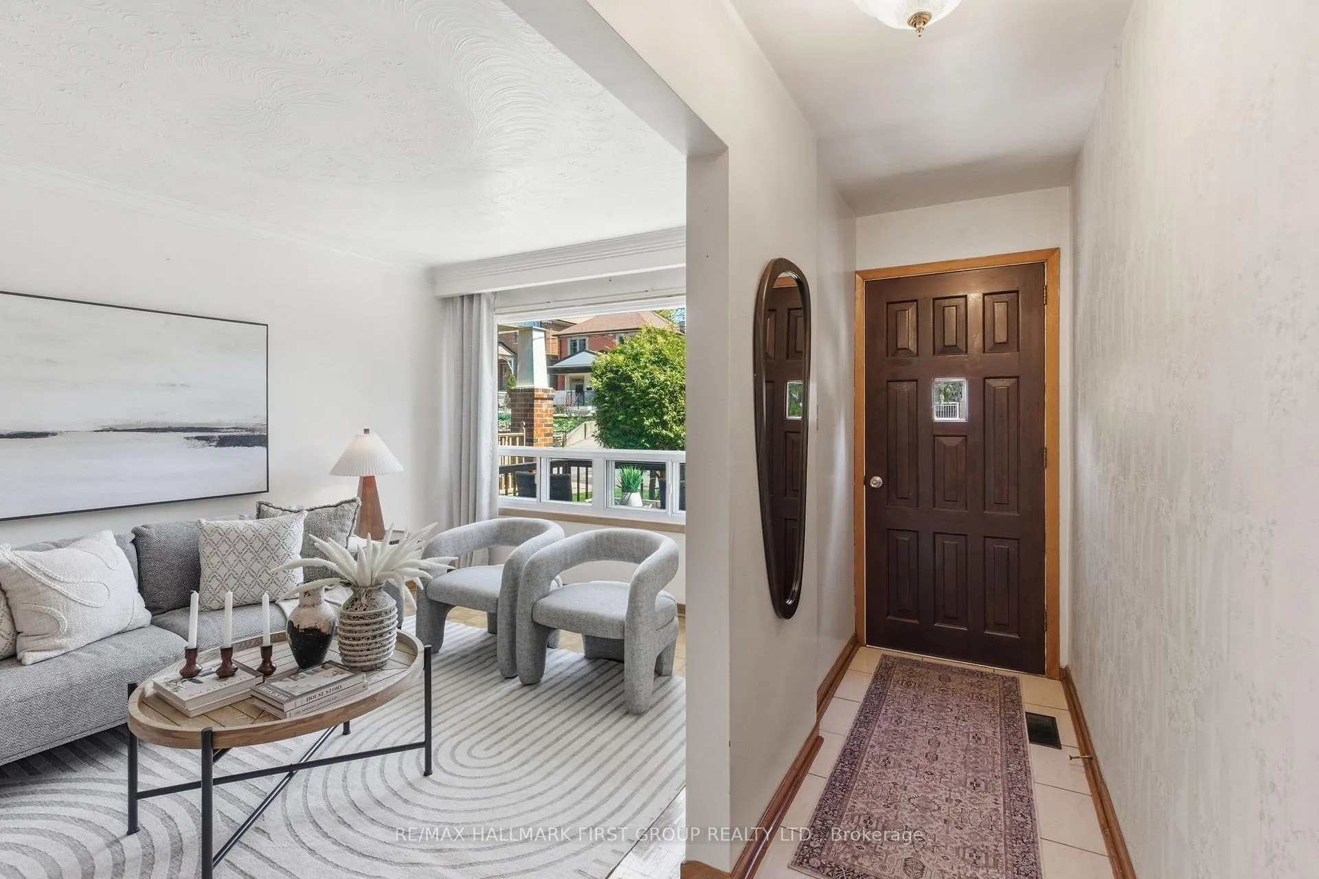 Photo 4 of 152 Mcroberts Avenue, Toronto, Corso Italia-Davenport — HOMEH
