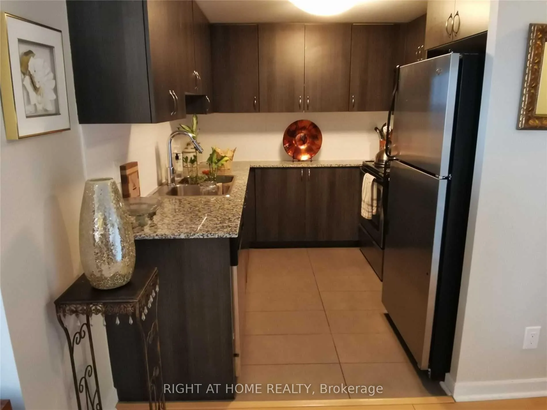 Photo 3 of Unit 512, 1235 Bayly Street, Pickering, Bay Ridges — HOMEH