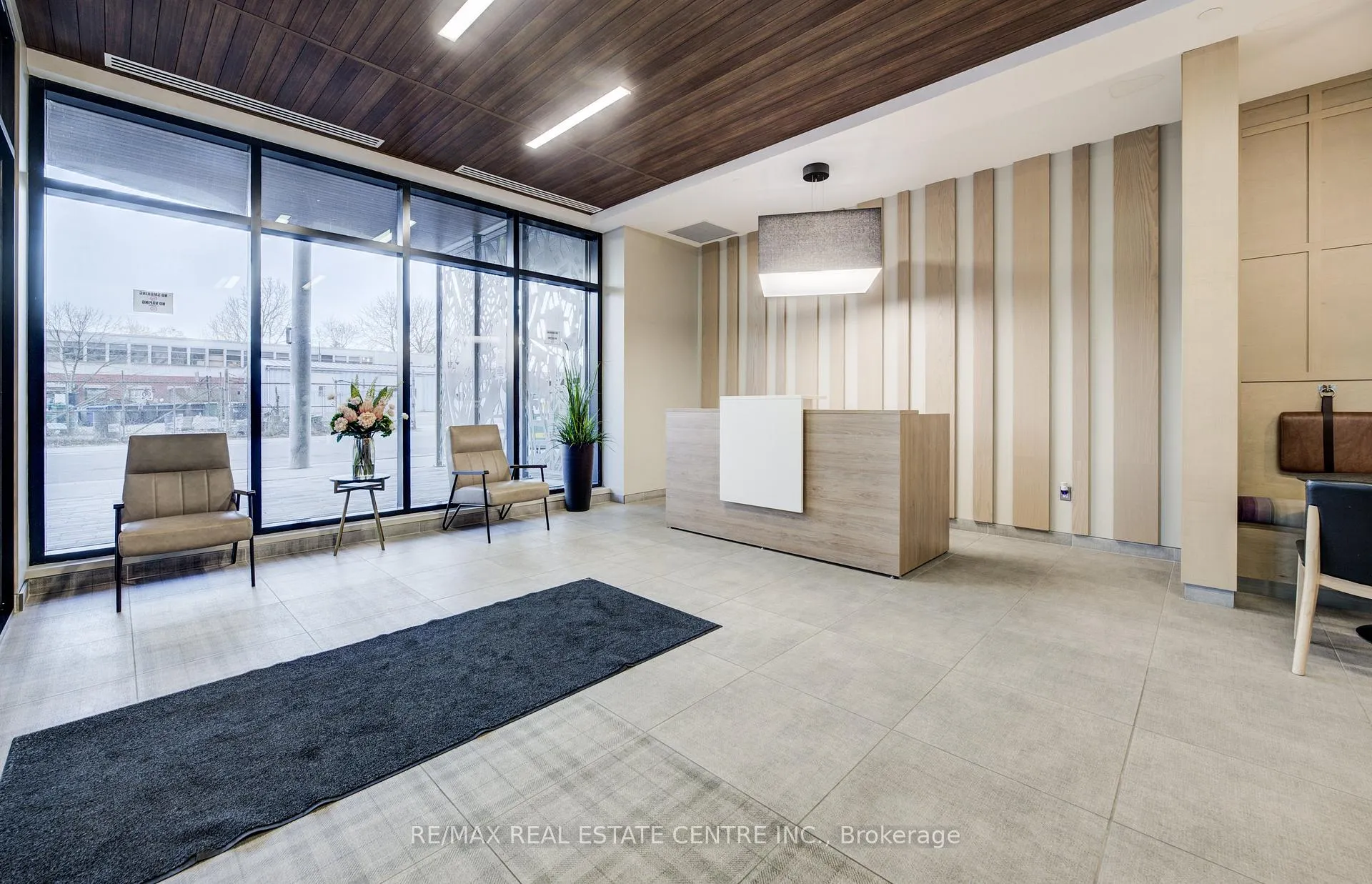 Photo 4 of Unit 810, 108 Garment Street, Waterloo — HOMEH