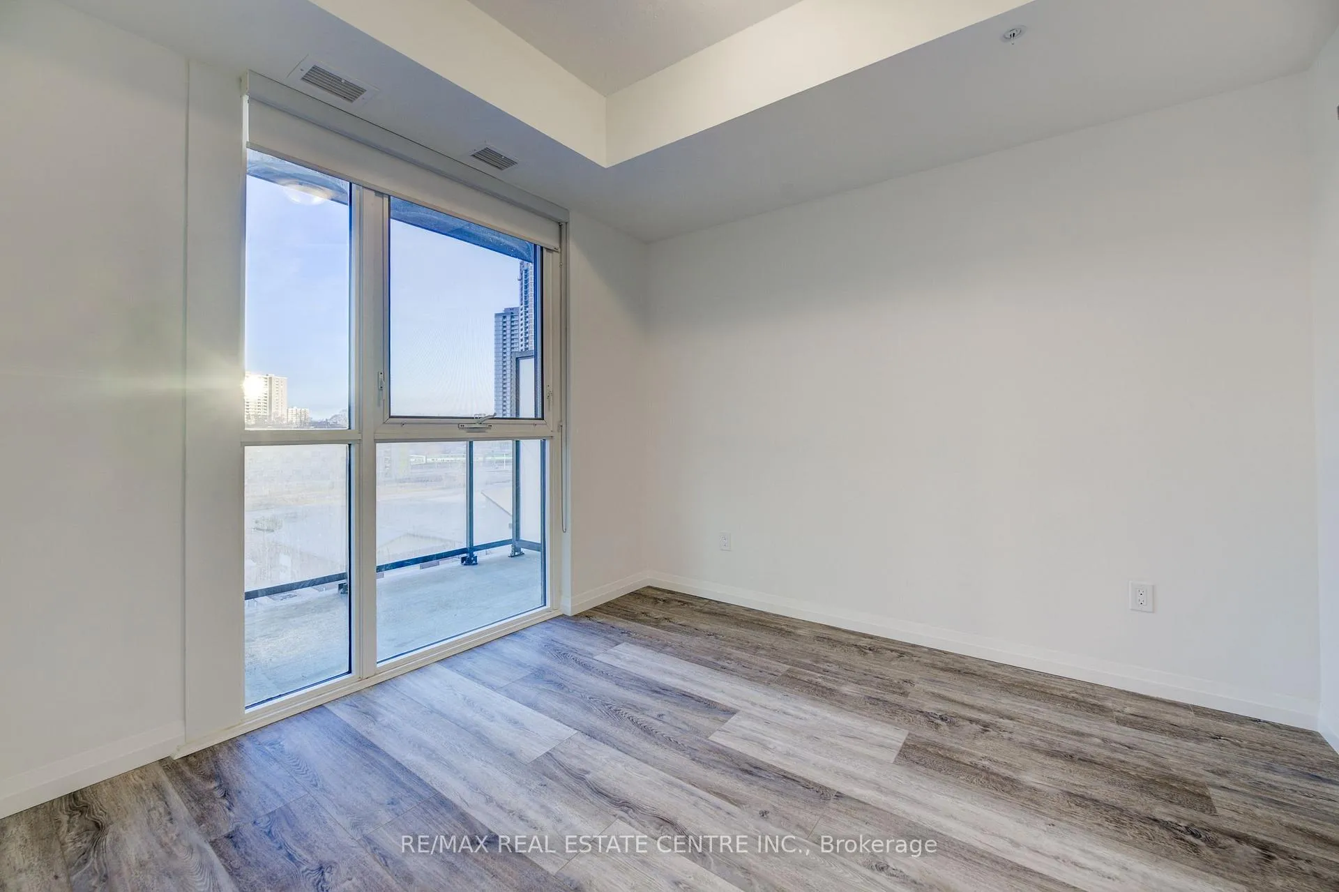Photo 14 of Unit 810, 108 Garment Street, Waterloo — HOMEH