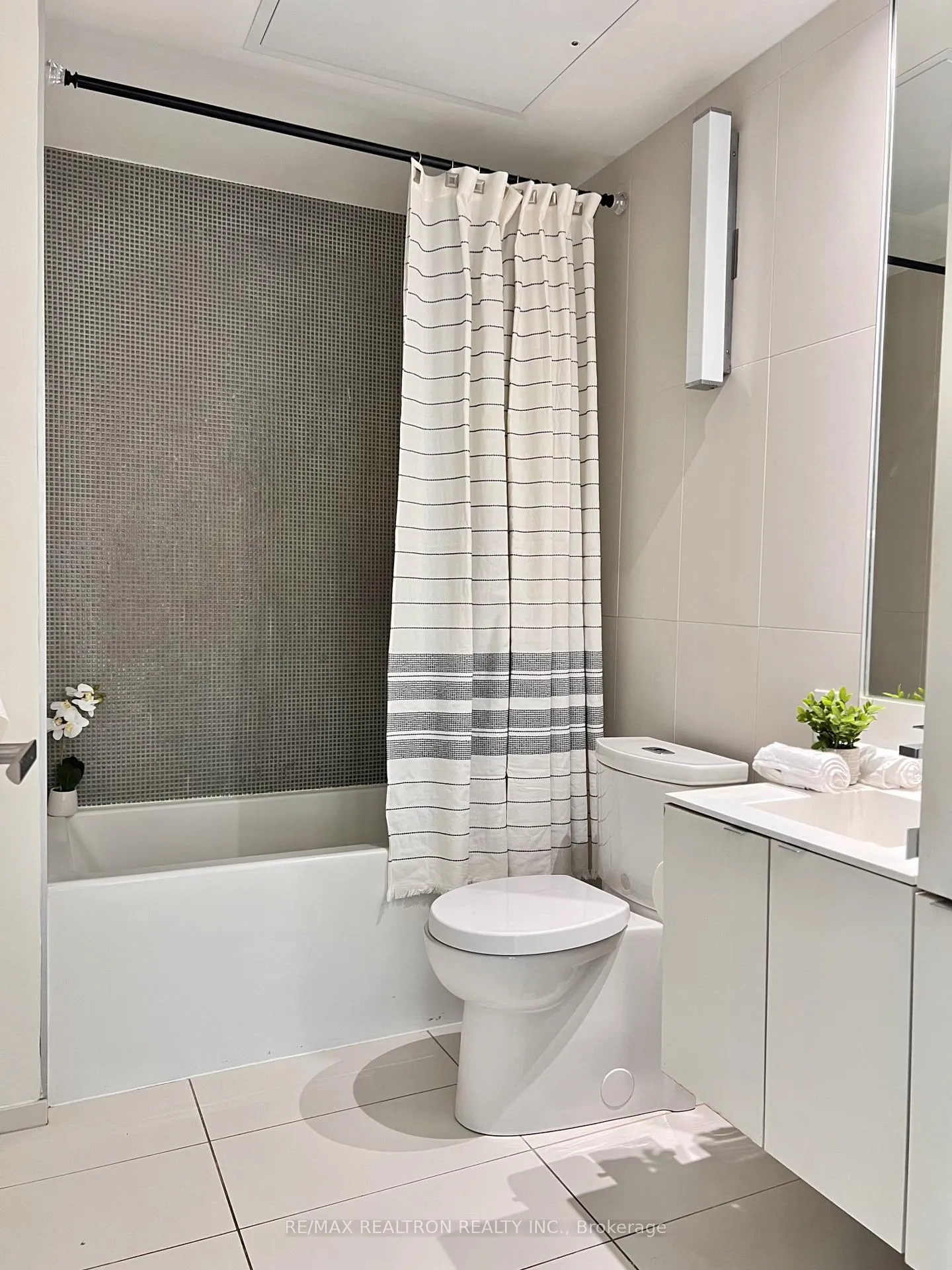 Photo 28 of Unit 2708, 125 Peter Street, Toronto, Waterfront Communities — HOMEH
