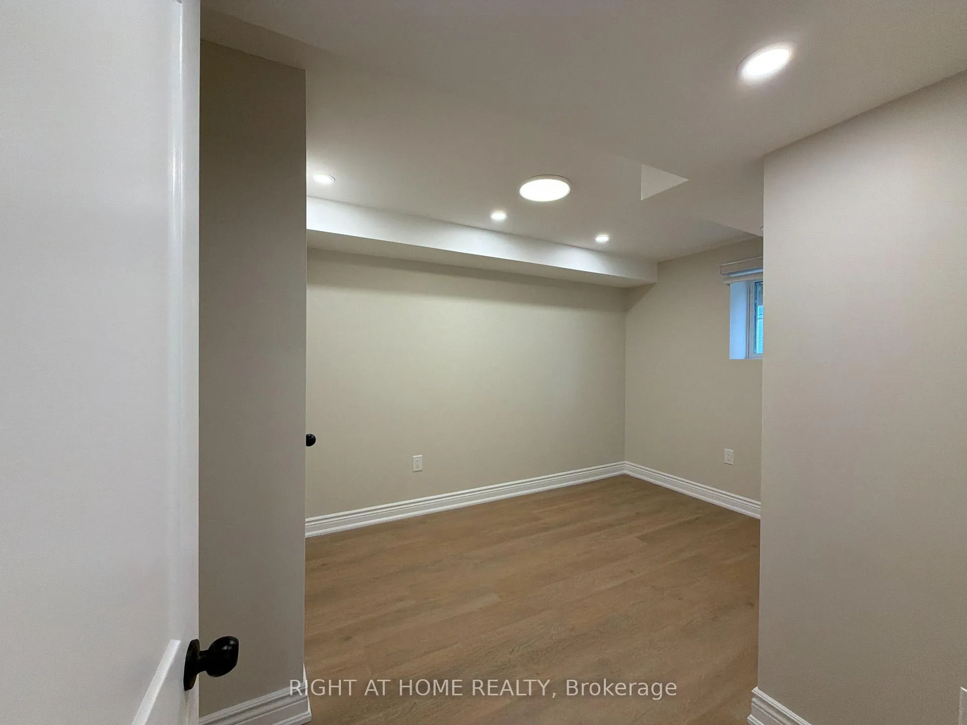 Photo 16 of Unit BASEMENT, 1489 Hawktail Path, Pickering, Rural Pickering — HOMEH