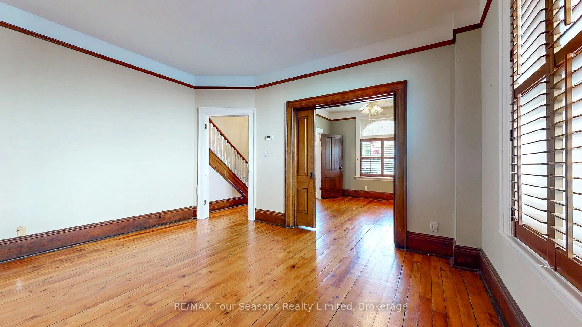 Photo 8 of 77 Fourth Street W, Collingwood — HOMEH