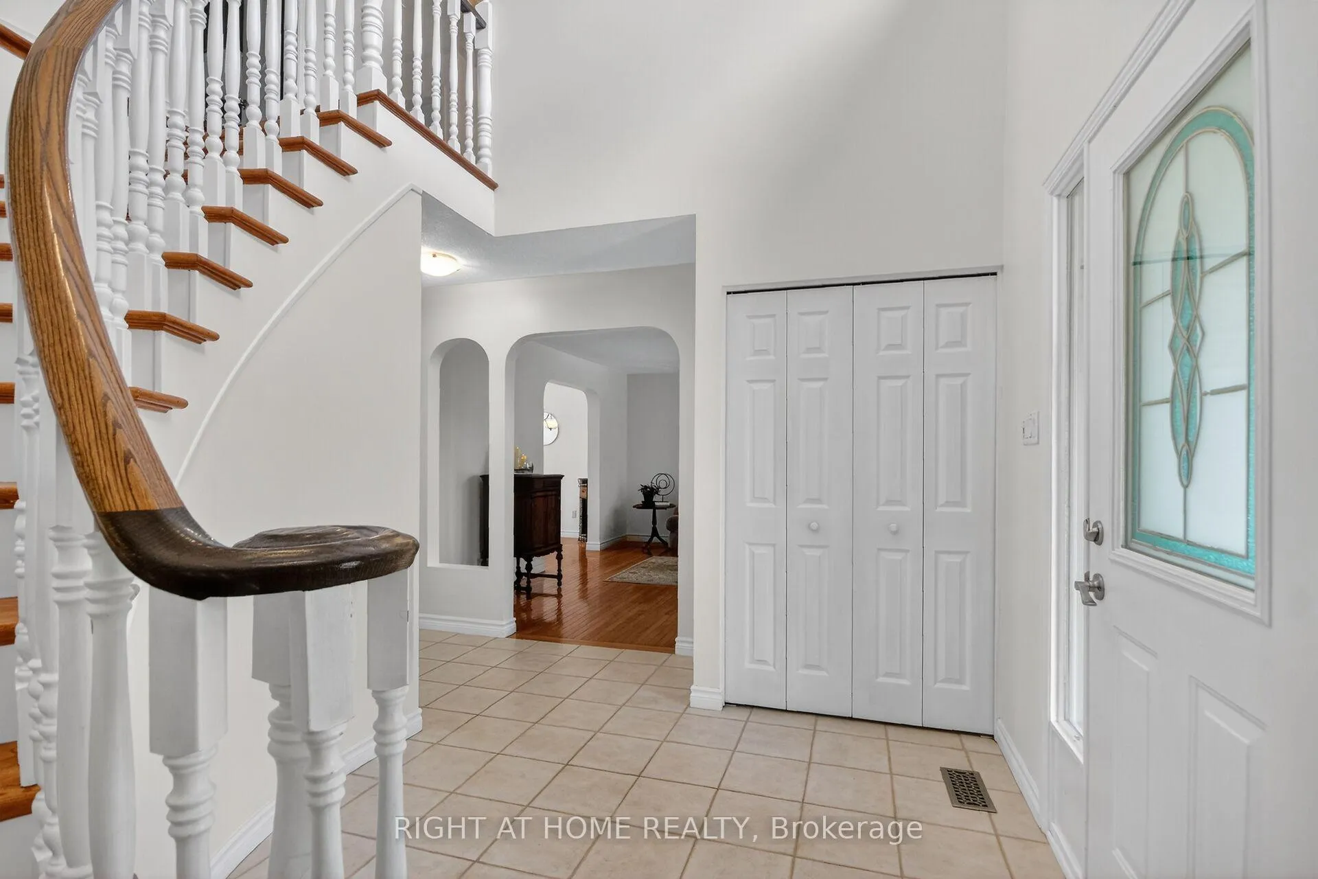Photo 5 of 20 Palsen Street, Ottawa, Meadowlands/Crestview — HOMEH