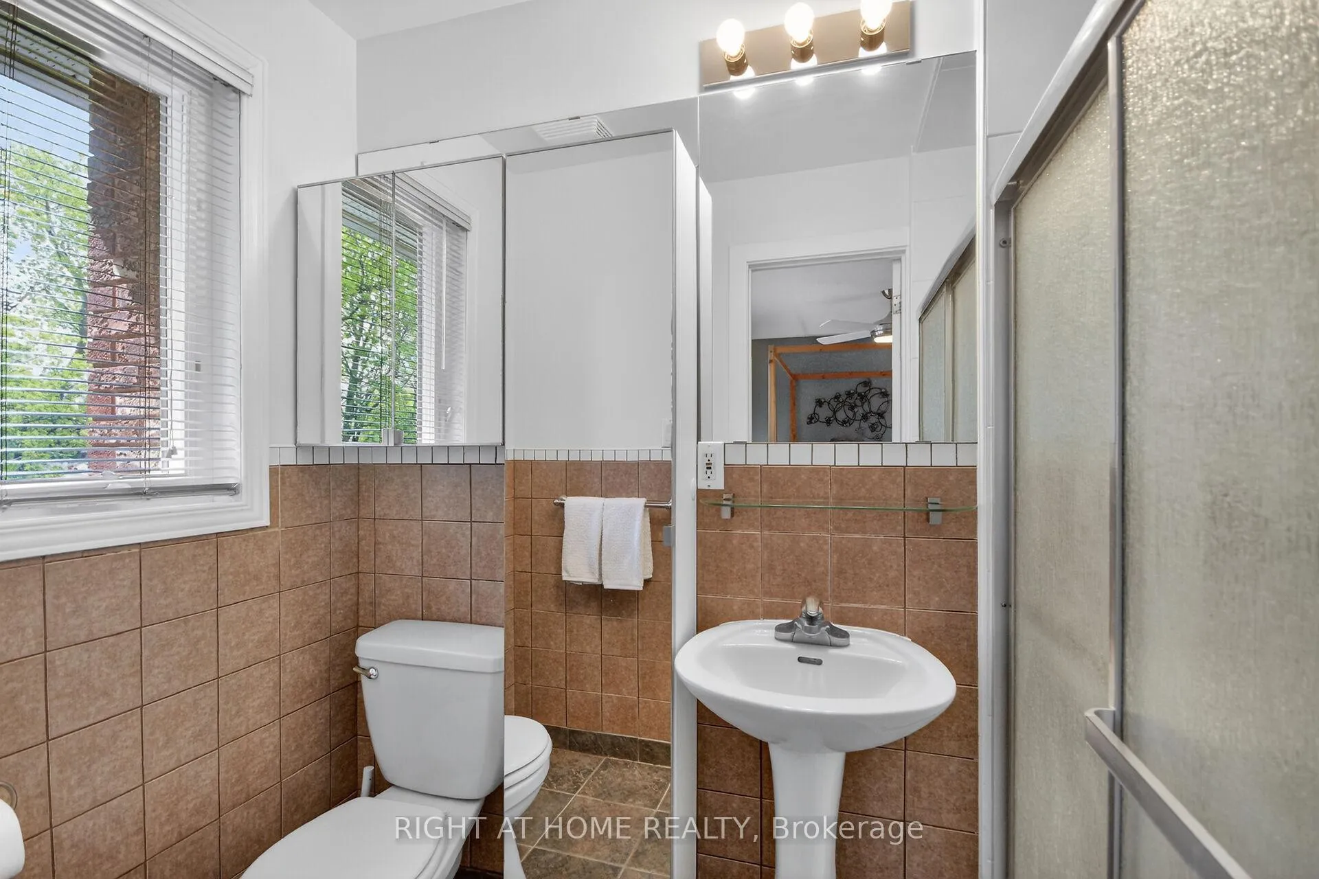 Photo 19 of 20 Palsen Street, Ottawa, Meadowlands/Crestview — HOMEH