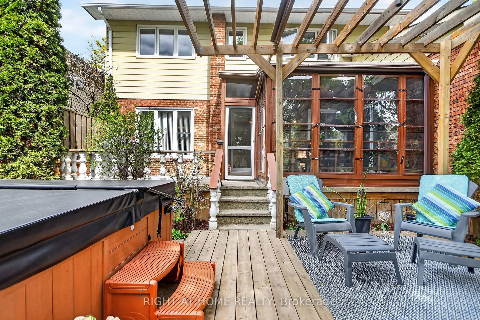 Photo 26 of 20 Palsen Street, Ottawa, Meadowlands/Crestview — HOMEH