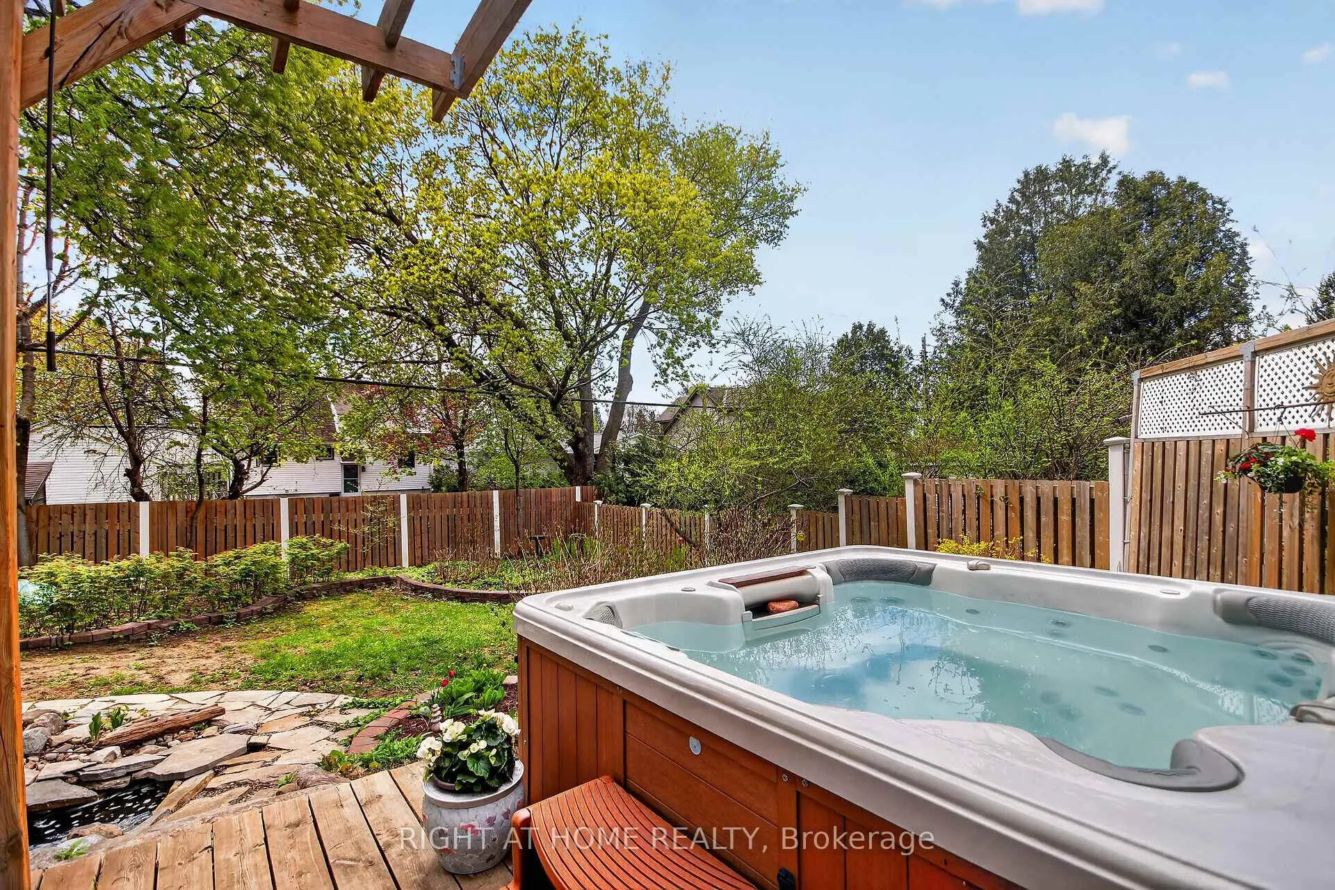 Photo 28 of 20 Palsen Street, Ottawa, Meadowlands/Crestview — HOMEH
