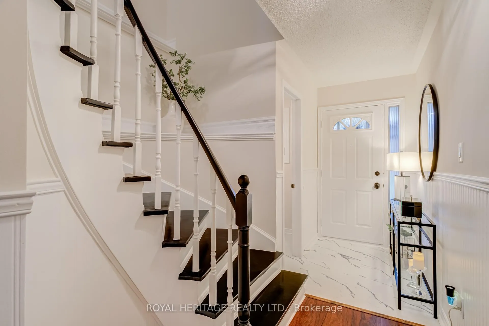 Photo 3 of 188 Adele Crescent, Oshawa, McLaughlin — HOMEH