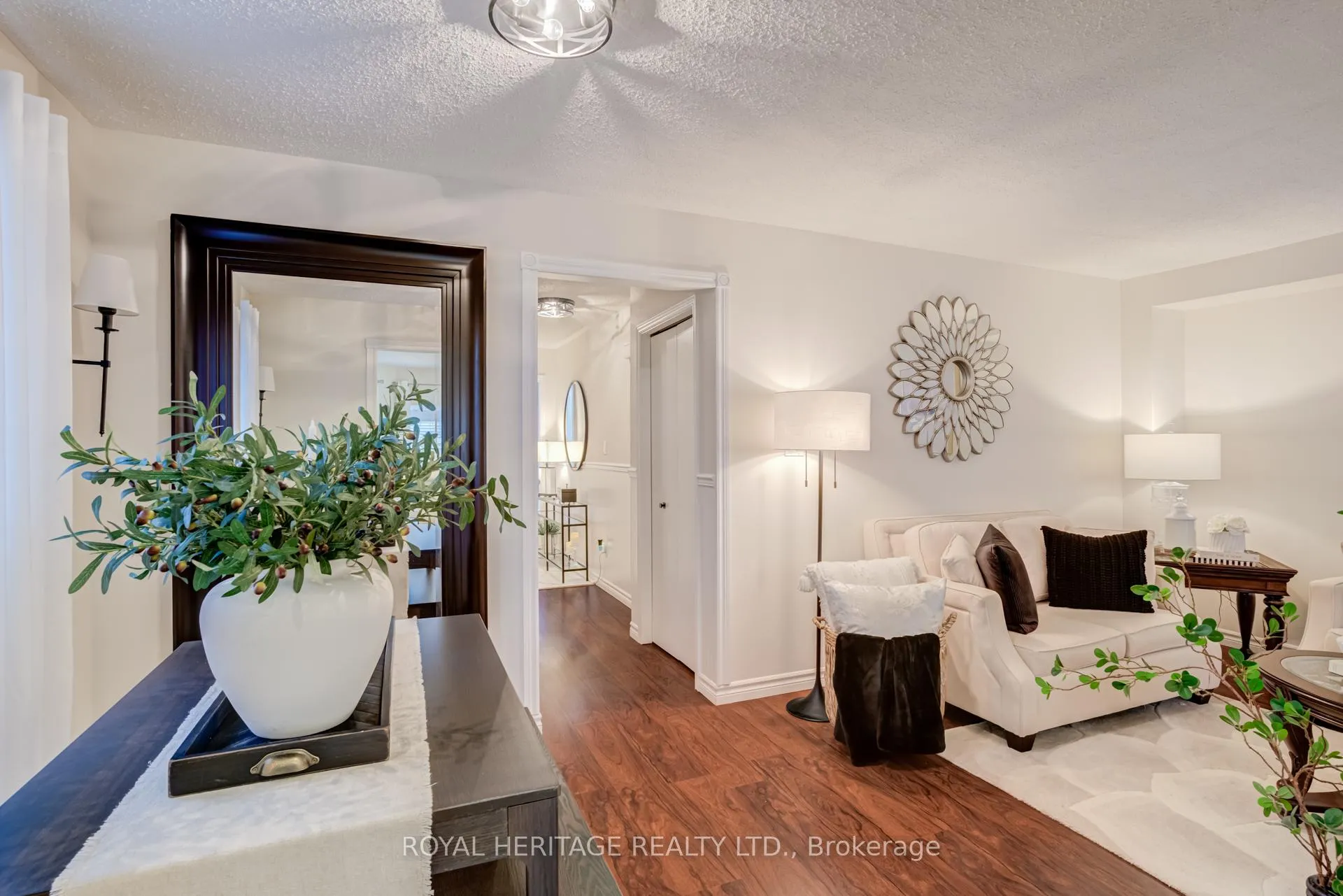 Photo 7 of 188 Adele Crescent, Oshawa, McLaughlin — HOMEH