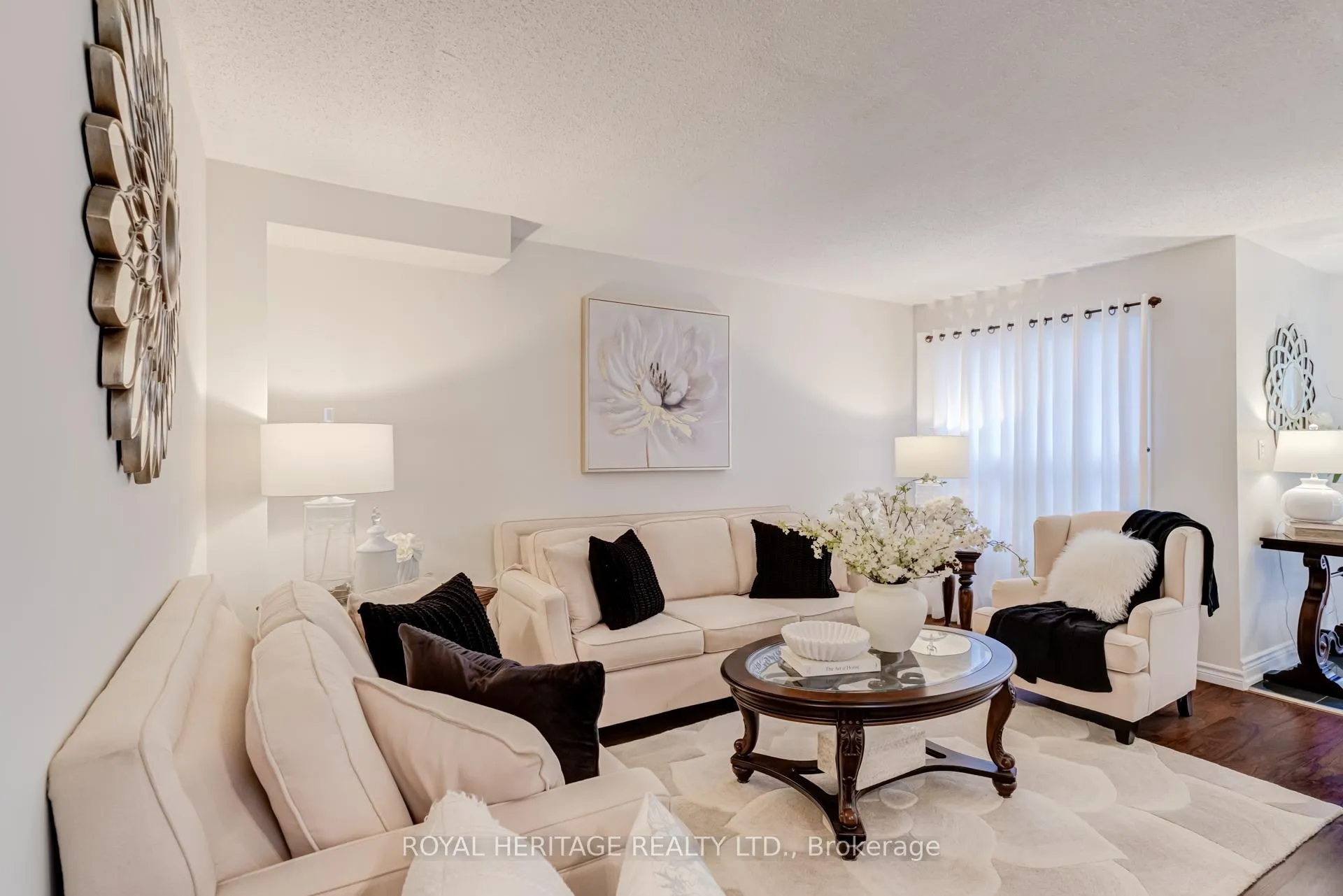 Photo 9 of 188 Adele Crescent, Oshawa, McLaughlin — HOMEH
