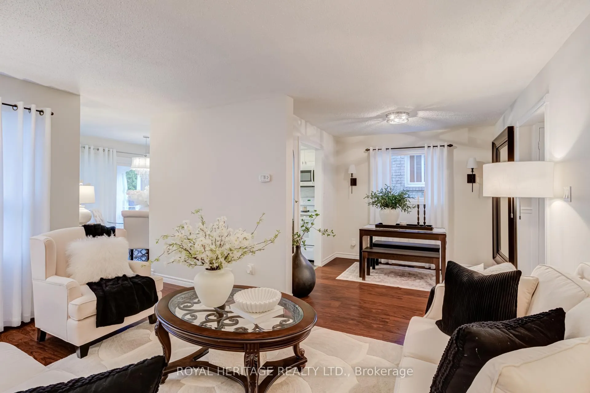 Photo 10 of 188 Adele Crescent, Oshawa, McLaughlin — HOMEH