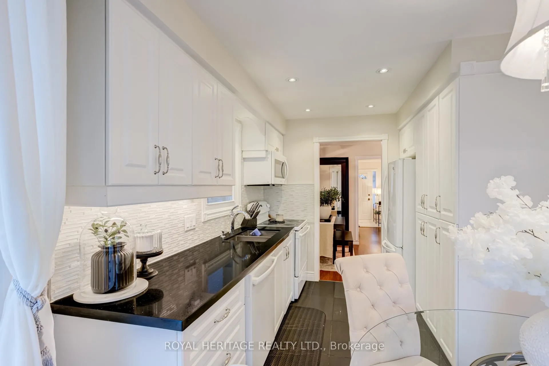 Photo 14 of 188 Adele Crescent, Oshawa, McLaughlin — HOMEH