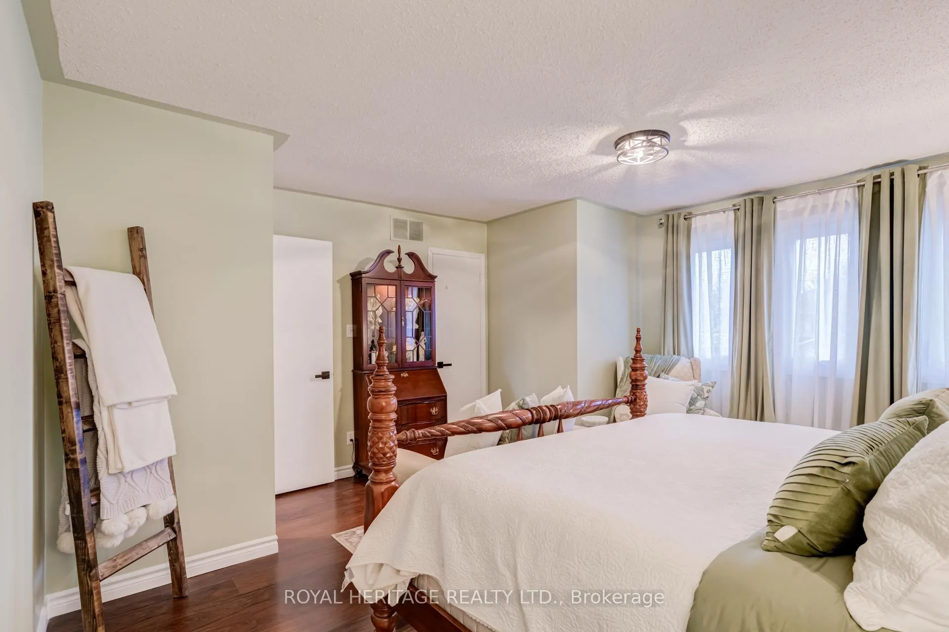 Photo 23 of 188 Adele Crescent, Oshawa, McLaughlin — HOMEH