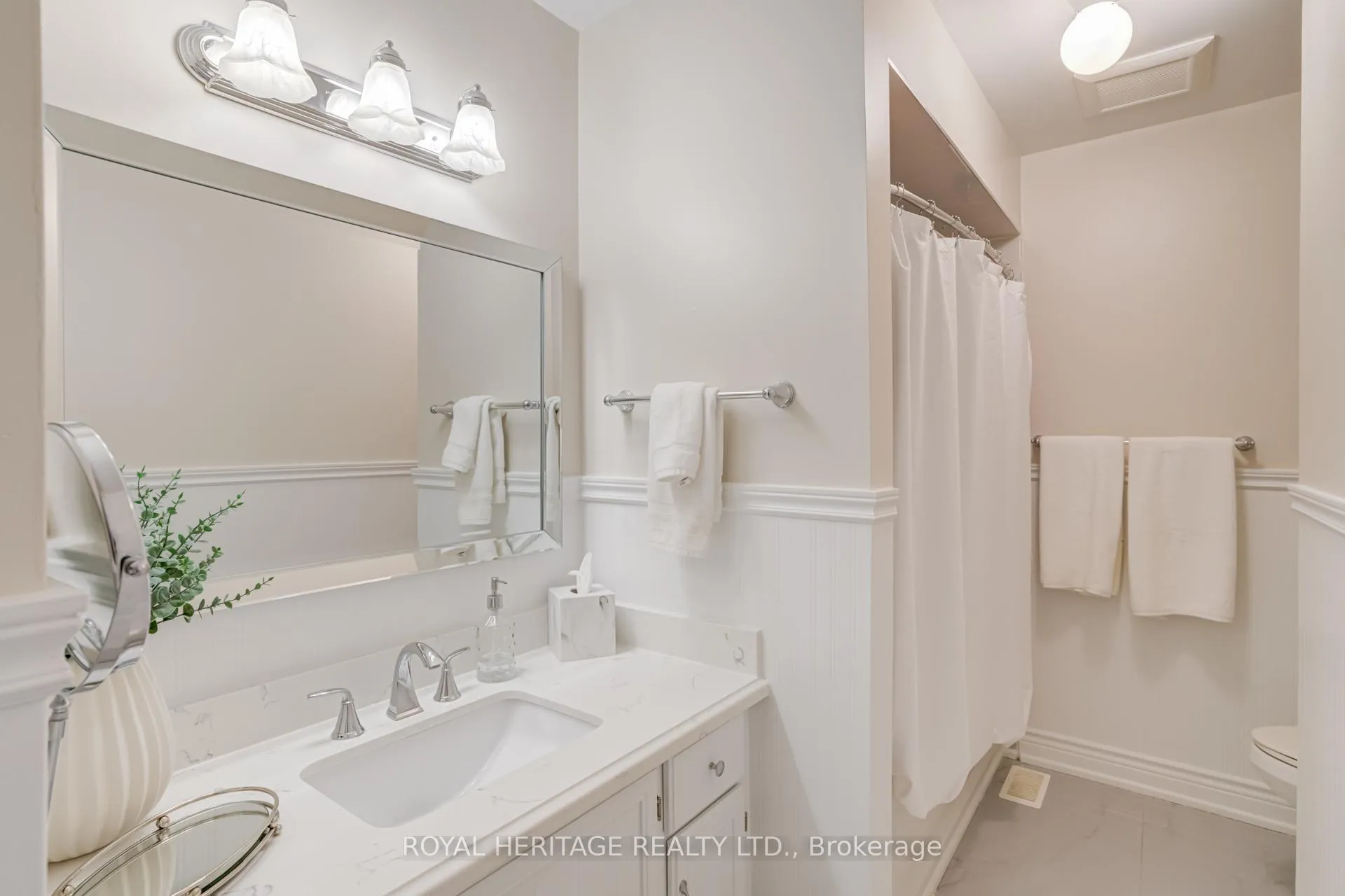 Photo 29 of 188 Adele Crescent, Oshawa, McLaughlin — HOMEH