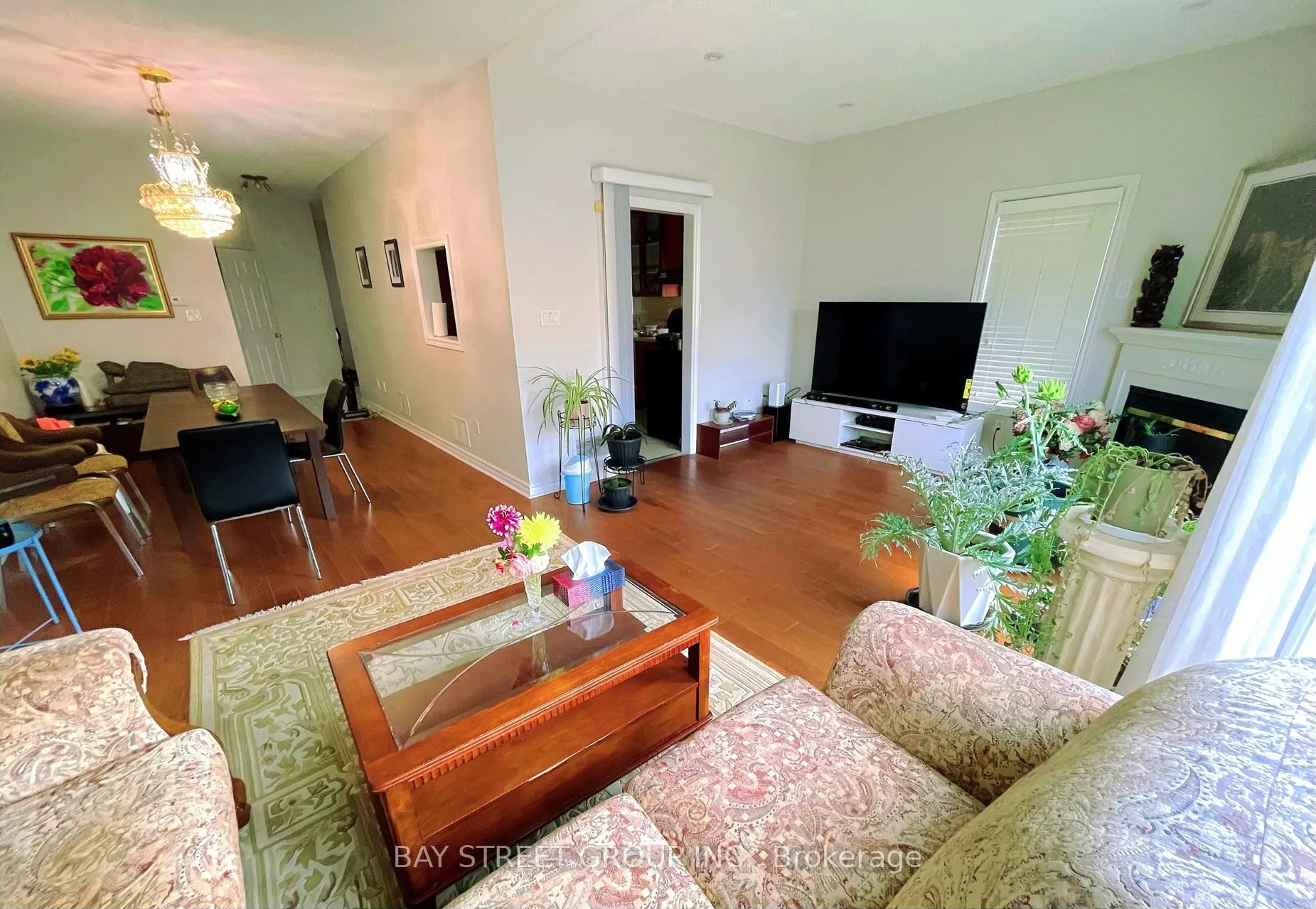 Photo 5 of 200 Milliken Meadows Drive, Markham, Milliken Mills West — HOMEH