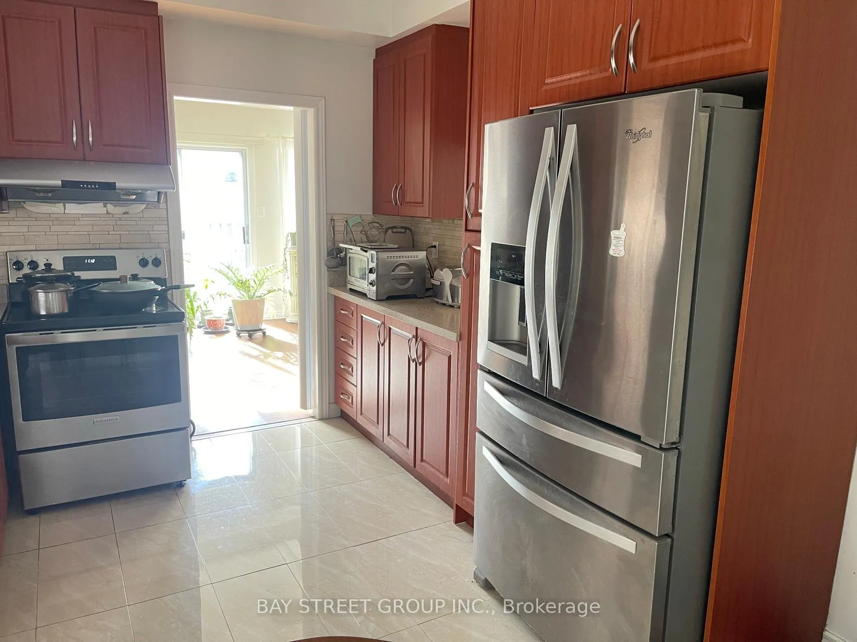 Photo 6 of 200 Milliken Meadows Drive, Markham, Milliken Mills West — HOMEH