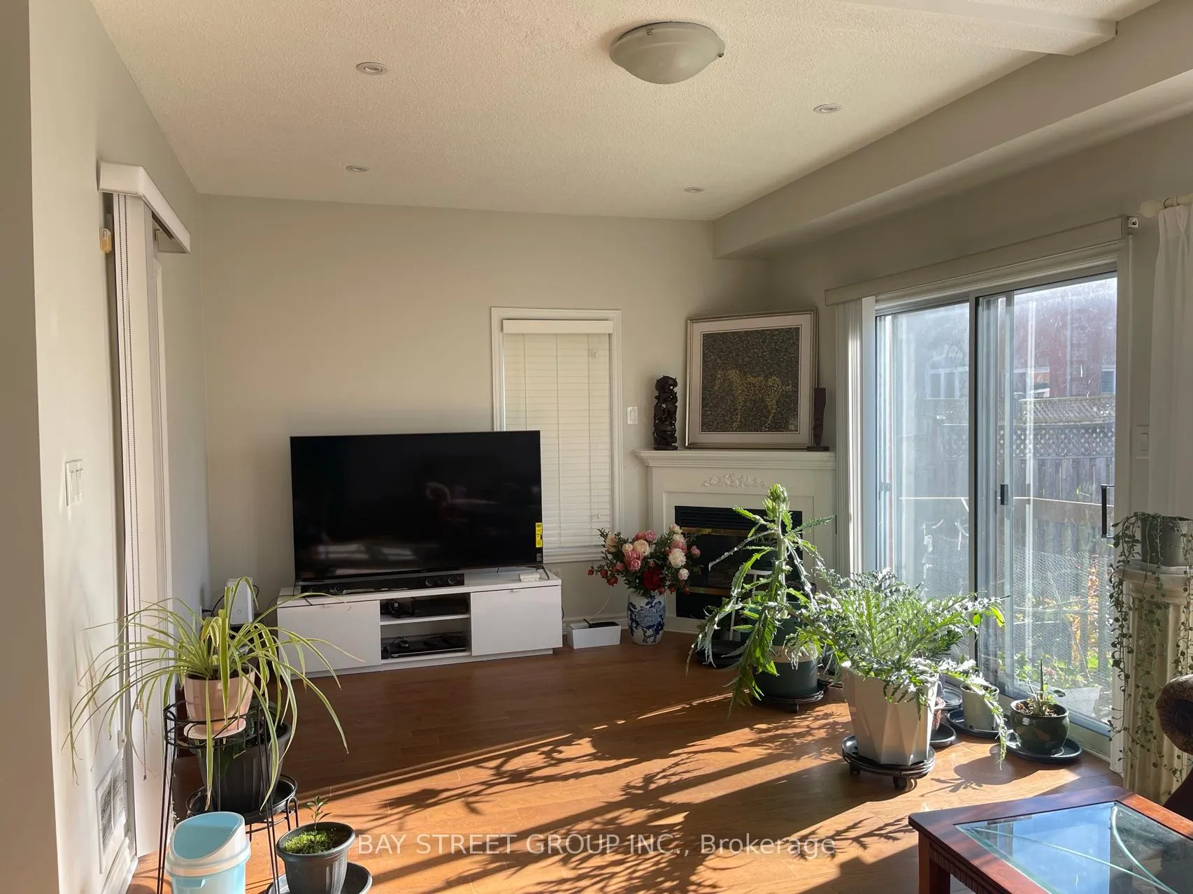 Photo 7 of 200 Milliken Meadows Drive, Markham, Milliken Mills West — HOMEH