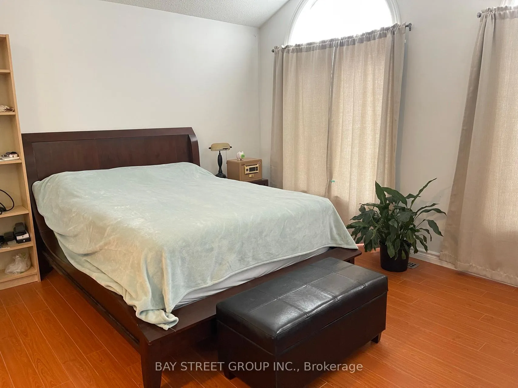 Photo 8 of 200 Milliken Meadows Drive, Markham, Milliken Mills West — HOMEH