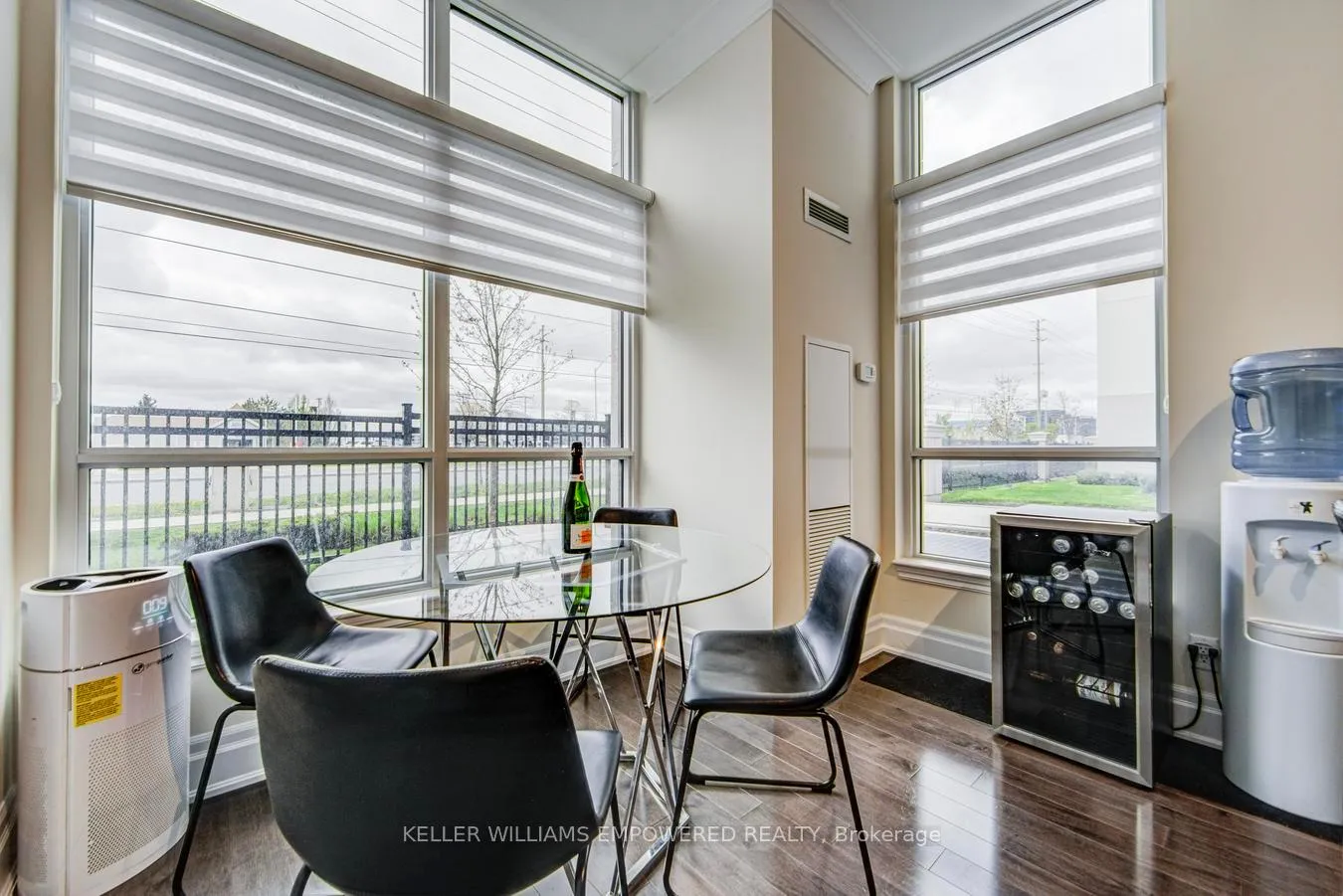 Photo 6 of Unit 116, 9075 Jane Street, Vaughan, Concord — HOMEH