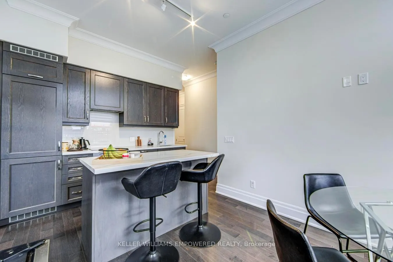 Photo 7 of Unit 116, 9075 Jane Street, Vaughan, Concord — HOMEH