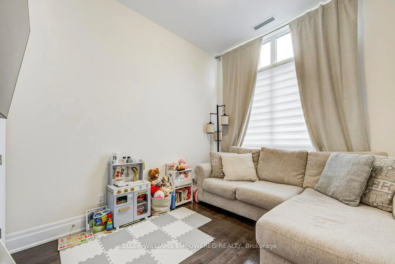 Photo 14 of Unit 116, 9075 Jane Street, Vaughan, Concord — HOMEH