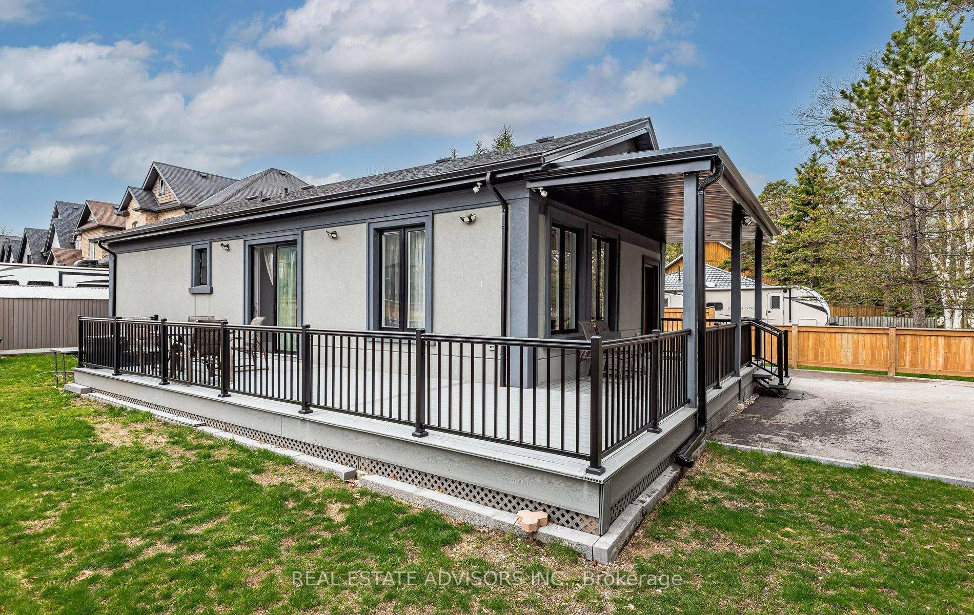 Photo 3 of 679 Florence Road, Innisfil, Alcona — HOMEH