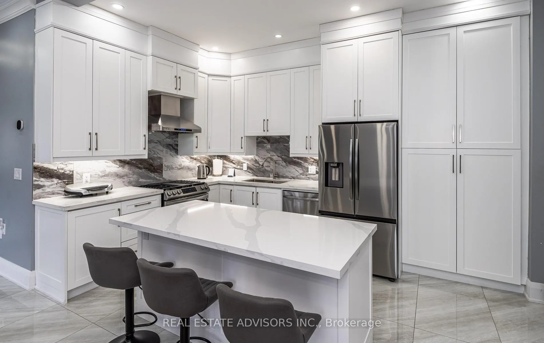 Photo 5 of 679 Florence Road, Innisfil, Alcona — HOMEH