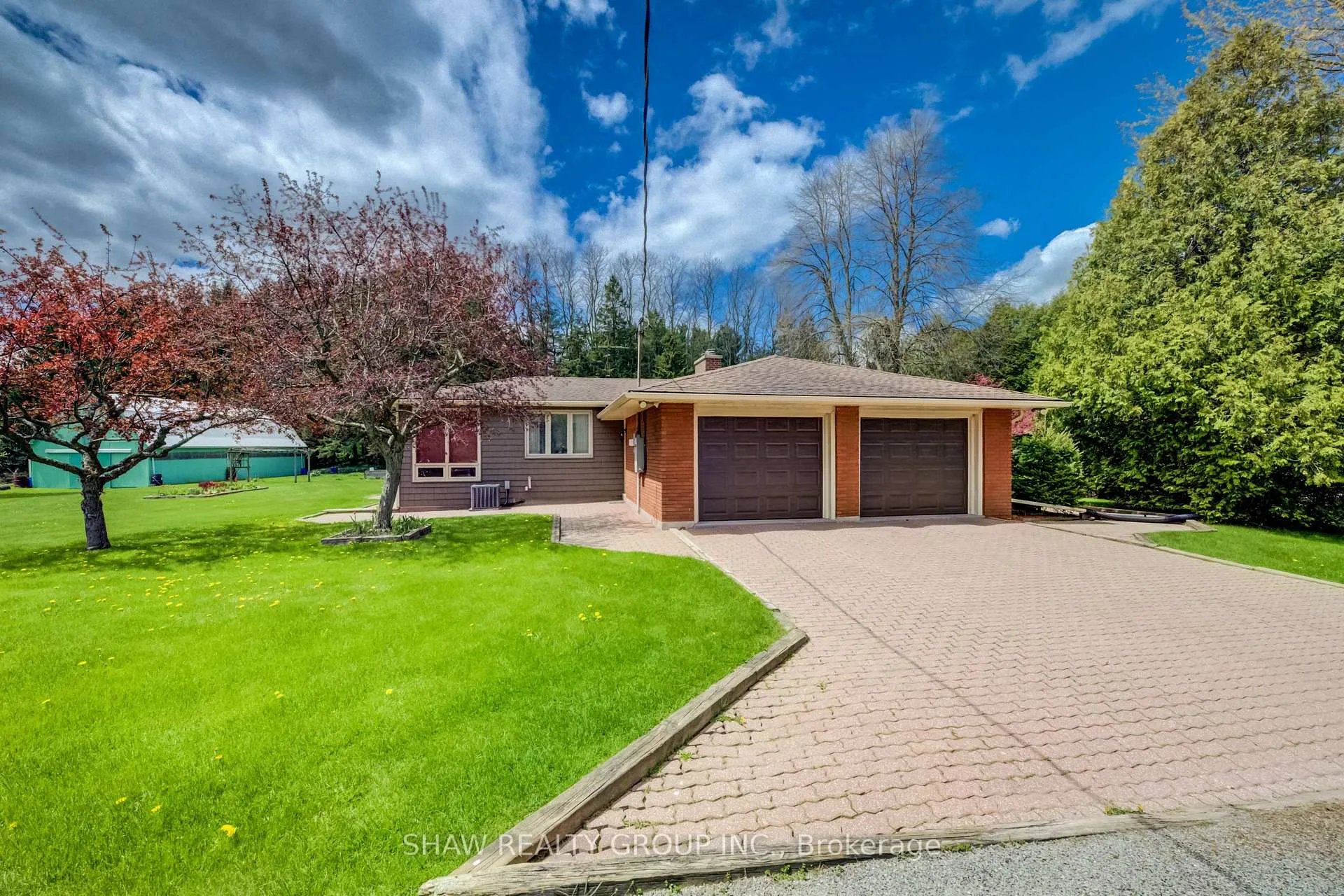 Photo 3 of 2236 Governors Road, Hamilton, Rural Ancaster — HOMEH