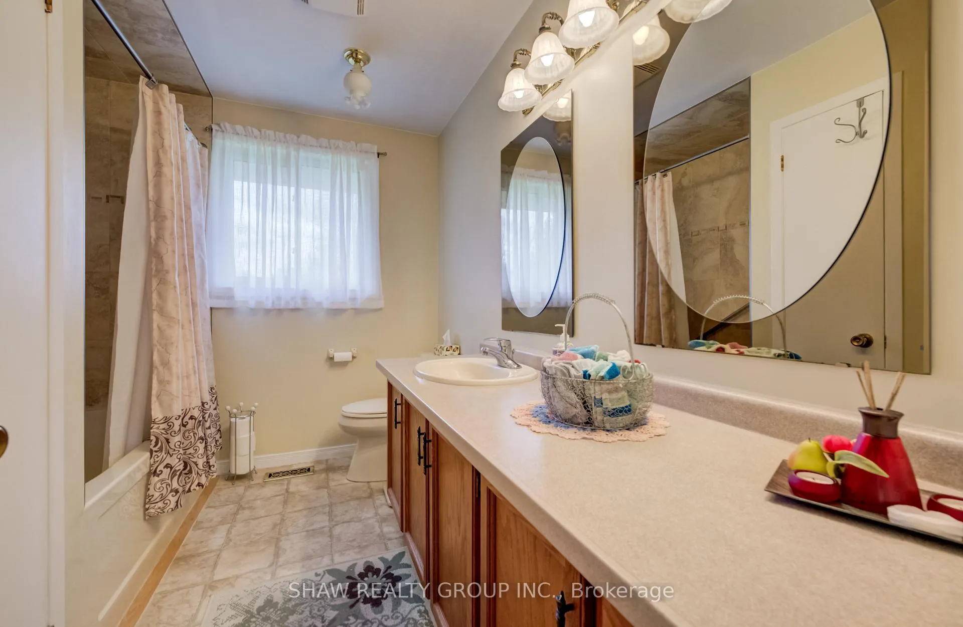 Photo 22 of 2236 Governors Road, Hamilton, Rural Ancaster — HOMEH