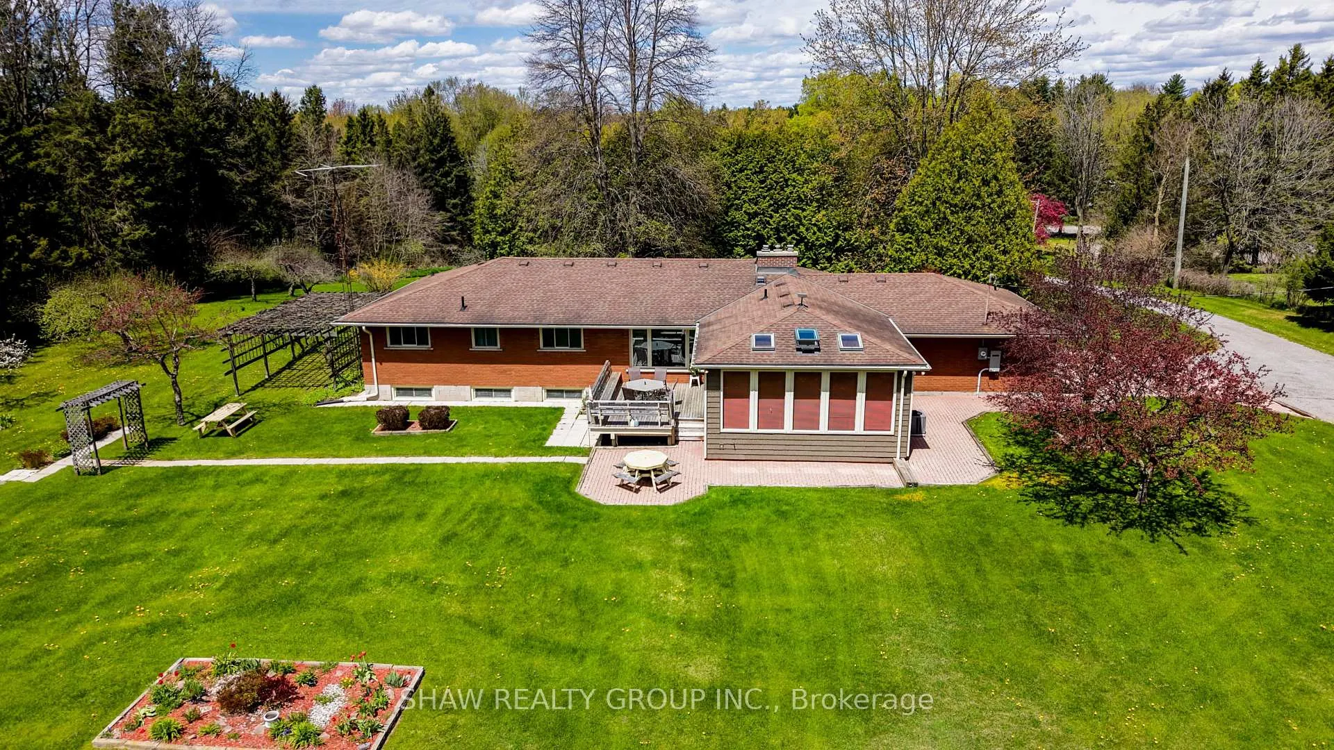 Photo 47 of 2236 Governors Road, Hamilton, Rural Ancaster — HOMEH