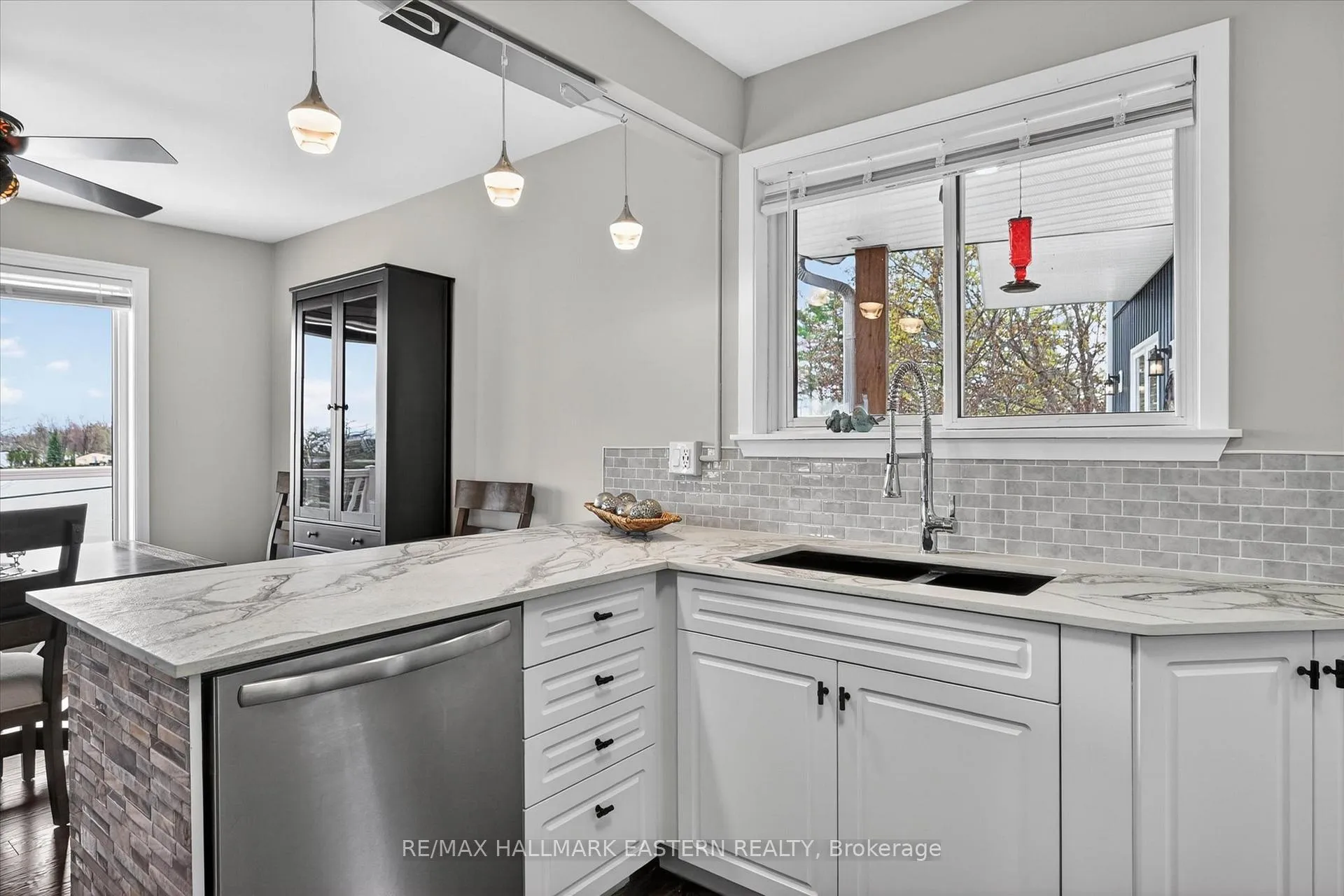 Photo 10 of 1258 Gail Park Drive, Selwyn — HOMEH